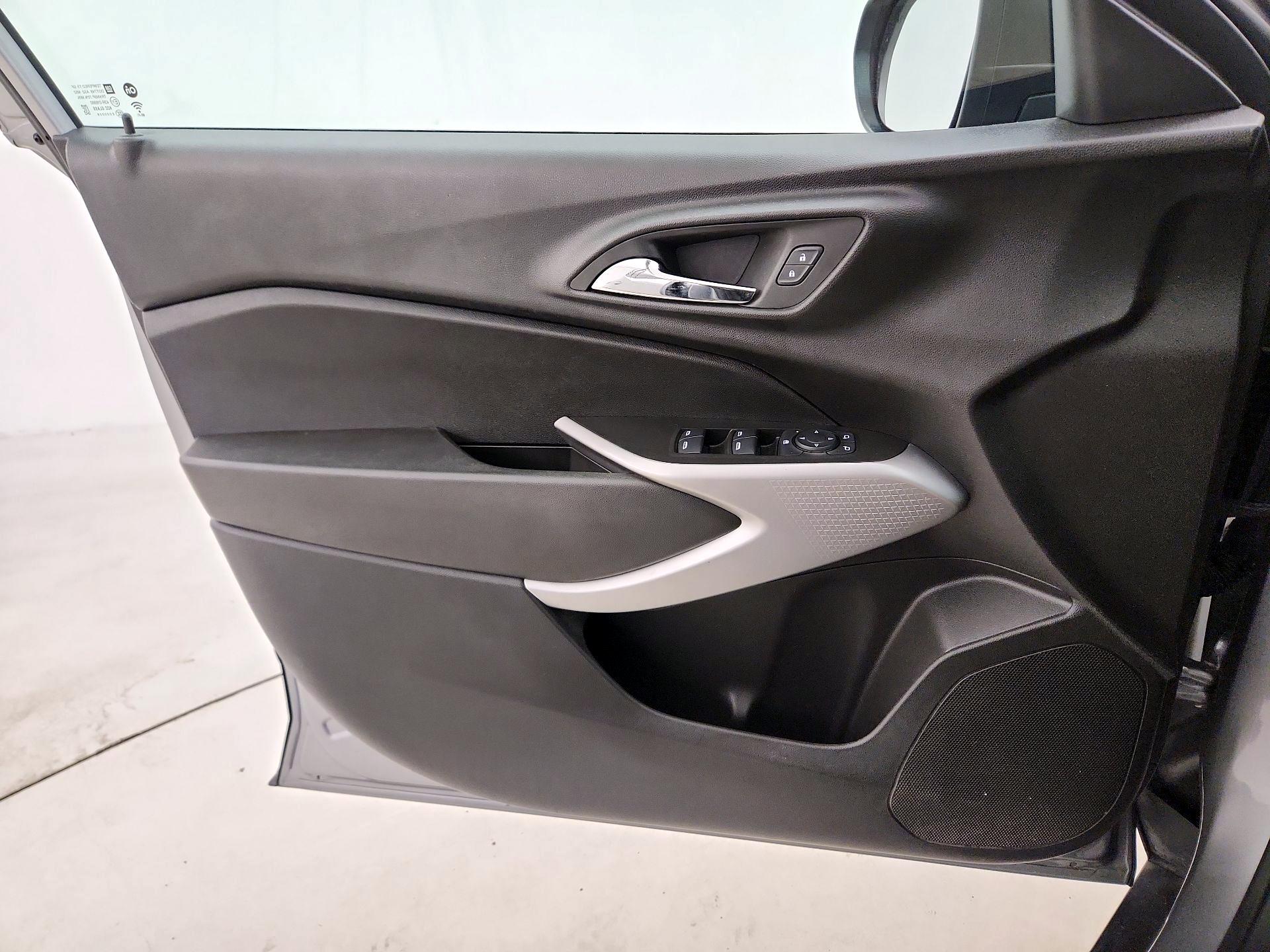 Thumbnail: 2024 Chevrolet Trax - 12