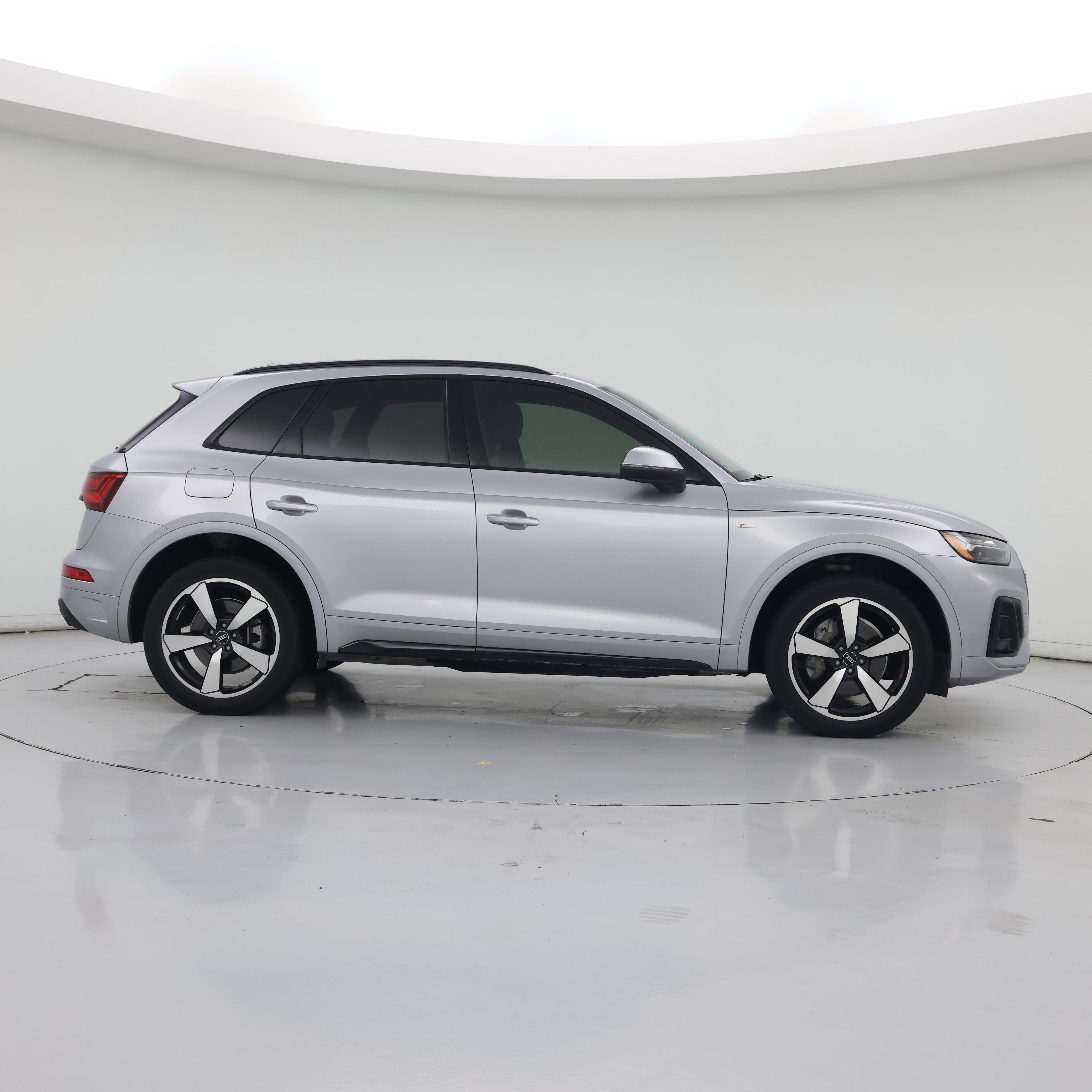 Thumbnail: 2023 Audi Q5 - 7