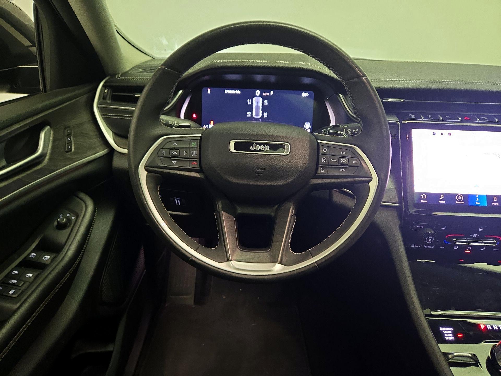 Thumbnail: 2023 Jeep Grand Cherokee - 10
