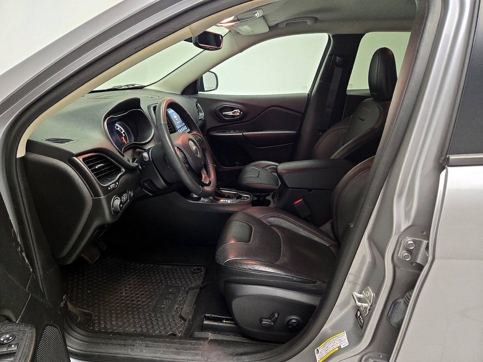 2021 Jeep Cherokee Trailhawk - Photo 12