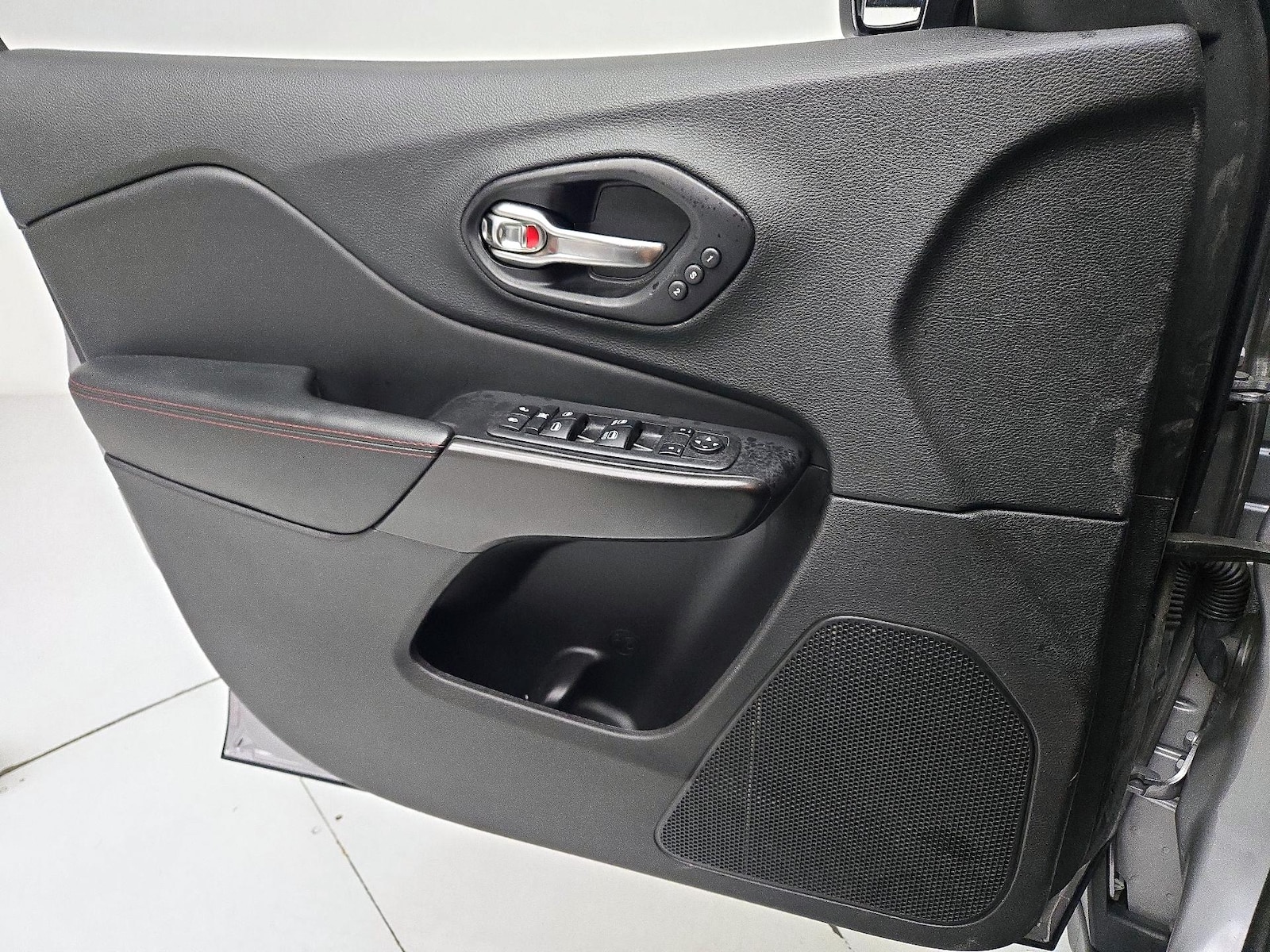 2021 Jeep Cherokee Trailhawk - Photo 13