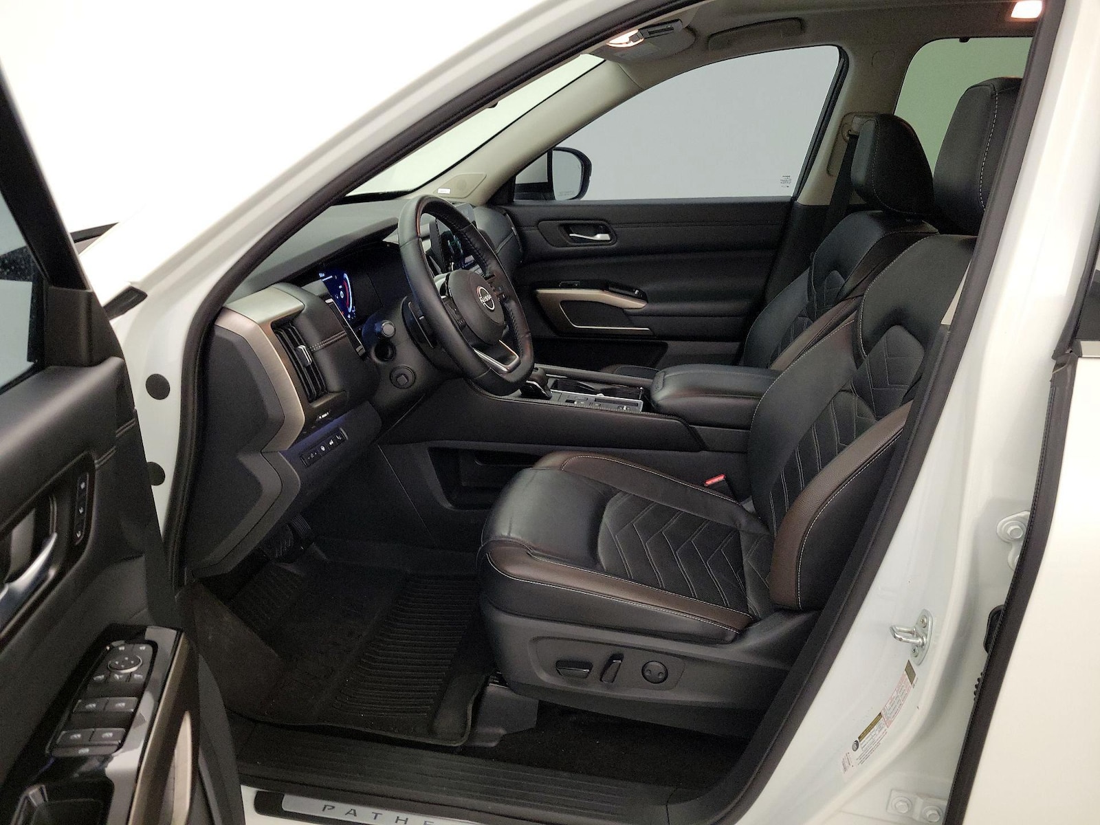 2024 Nissan Pathfinder Platinum - Photo 12