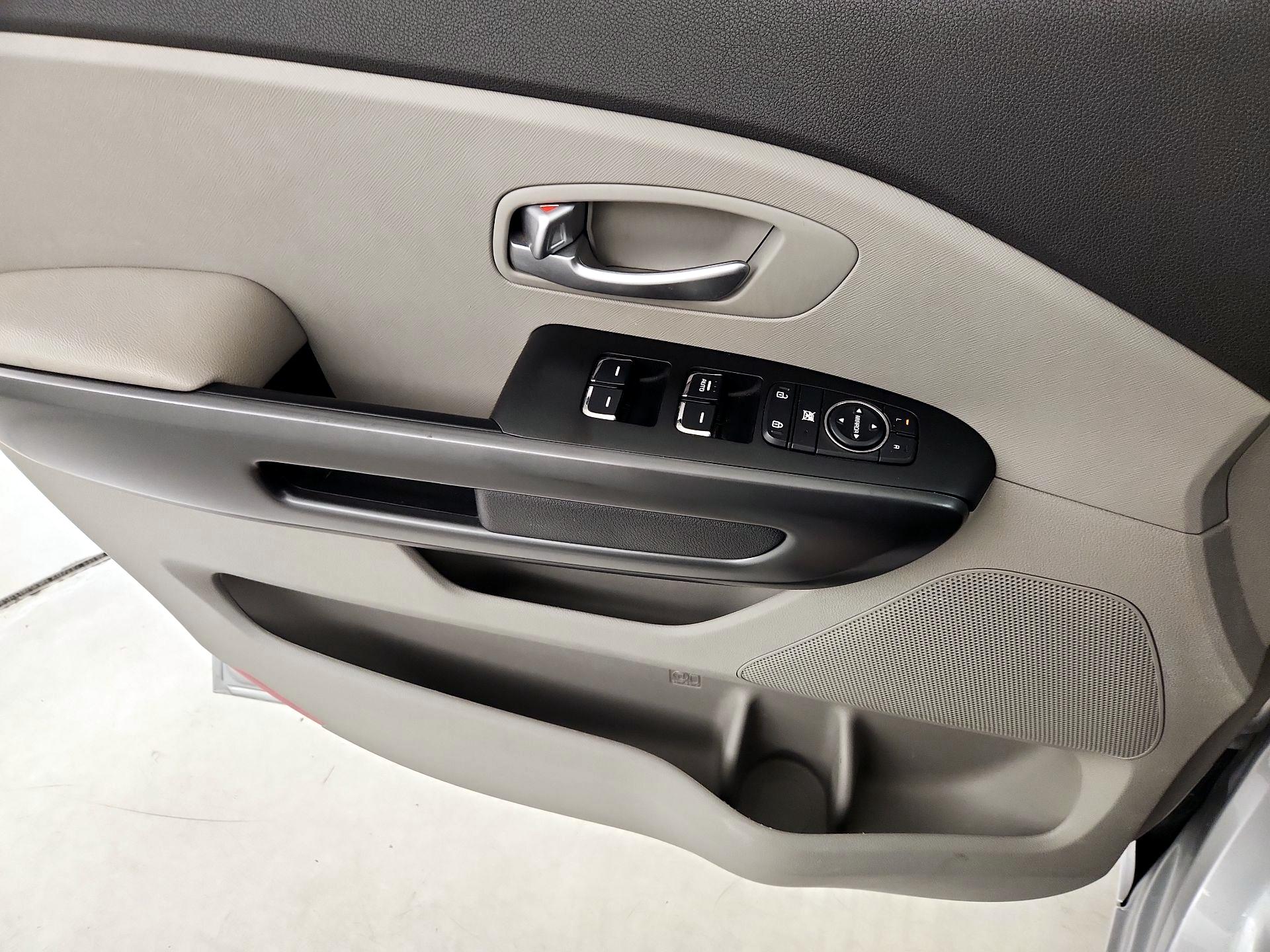 Thumbnail: 2018 Kia Sedona - 12