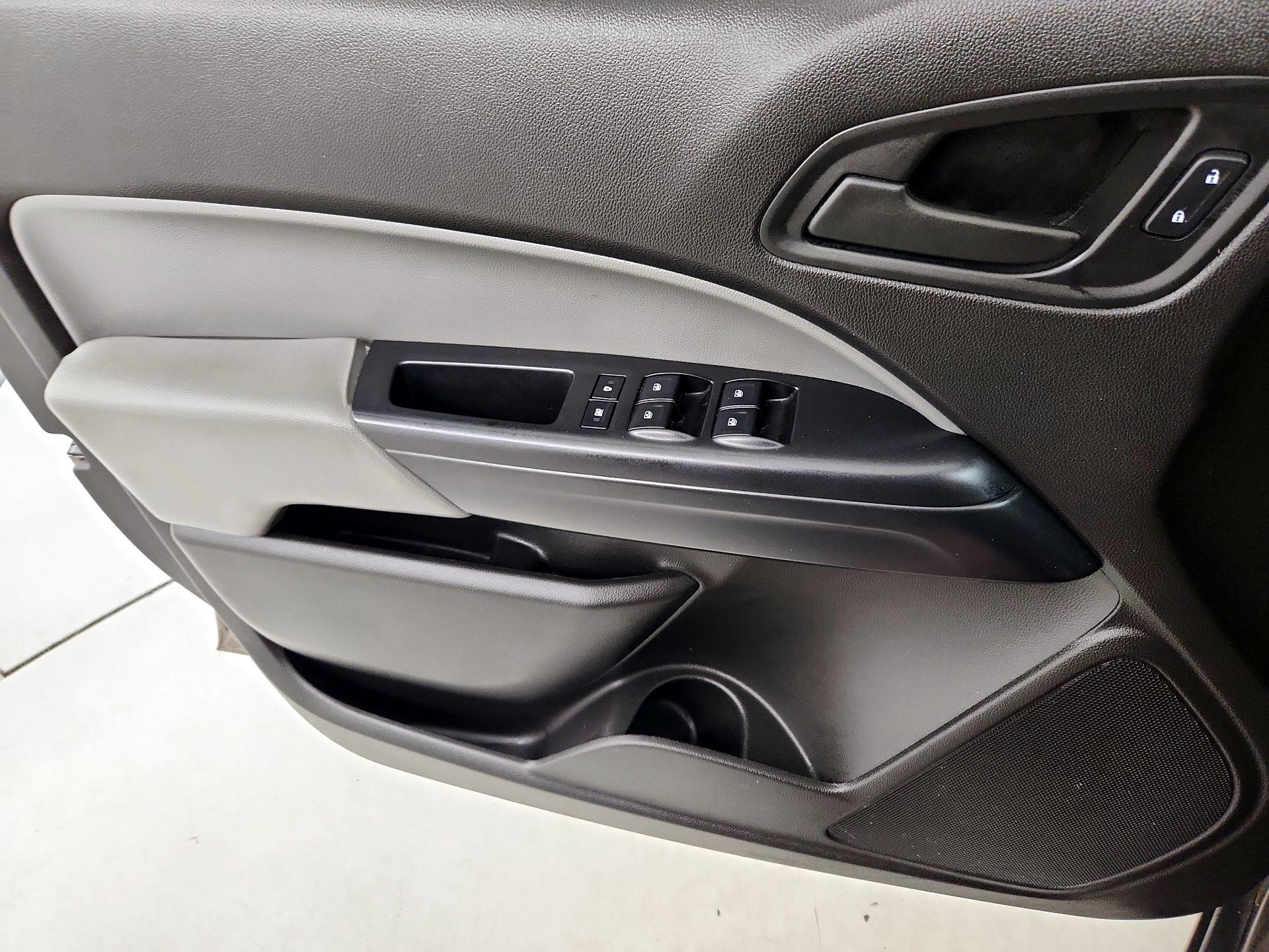 Thumbnail: 2016 Chevrolet Colorado - 12