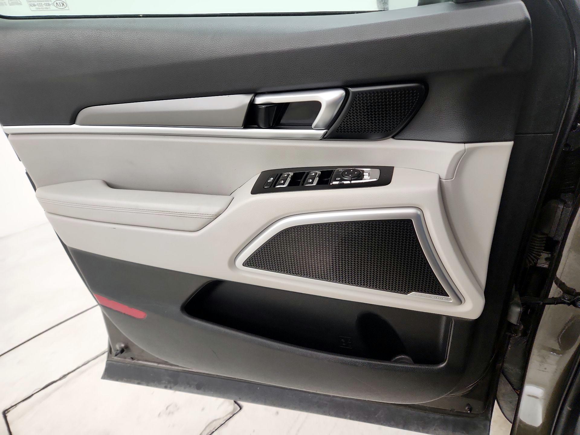 Thumbnail: 2020 Kia Telluride - 12
