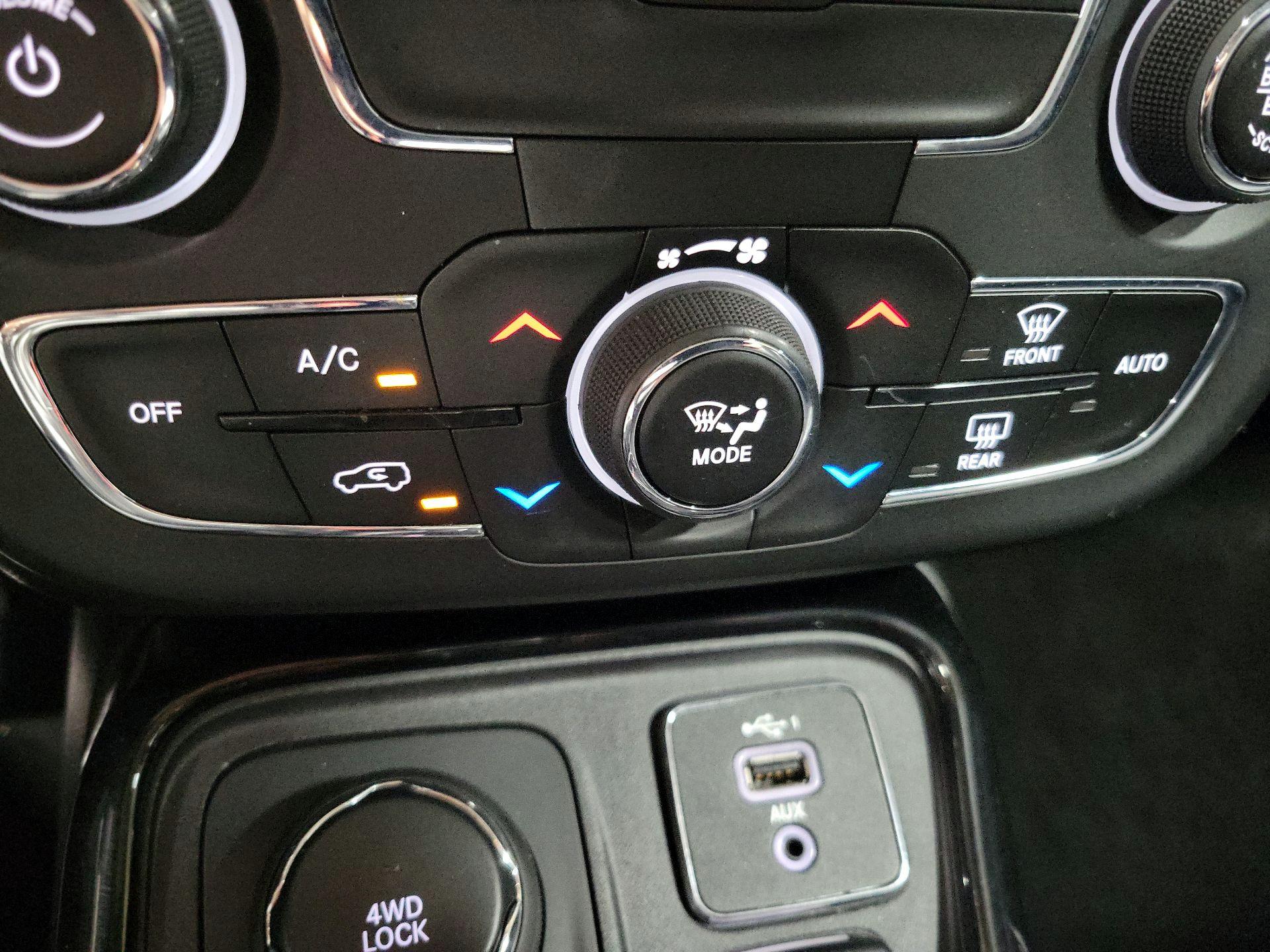 Thumbnail: 2020 Jeep Compass - 16