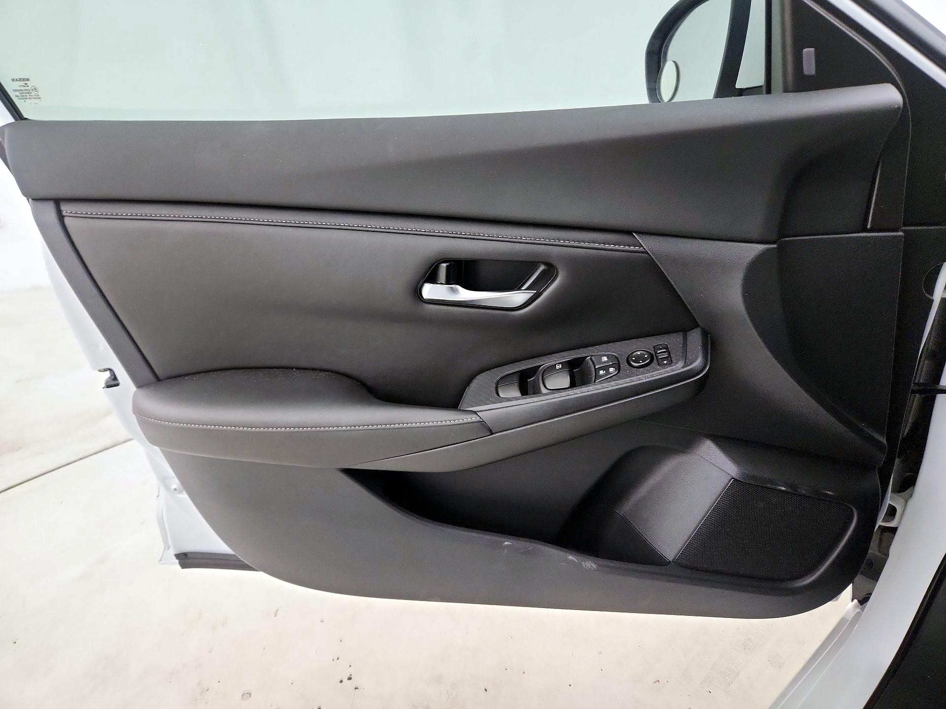 Thumbnail: 2021 Nissan Sentra - 12