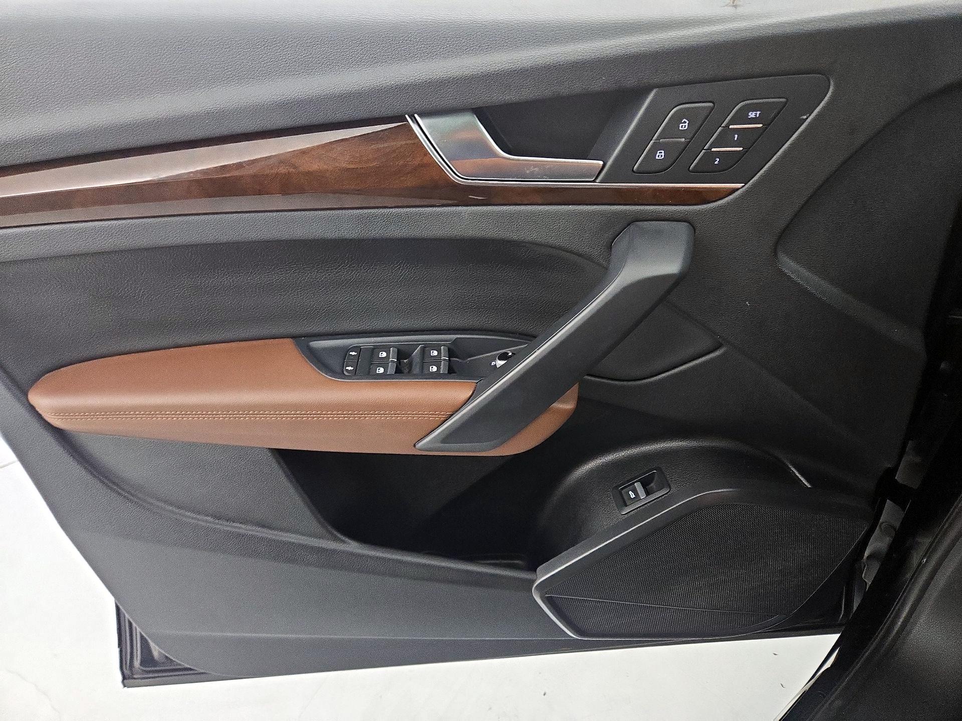 Thumbnail: 2020 Audi Q5 - 12