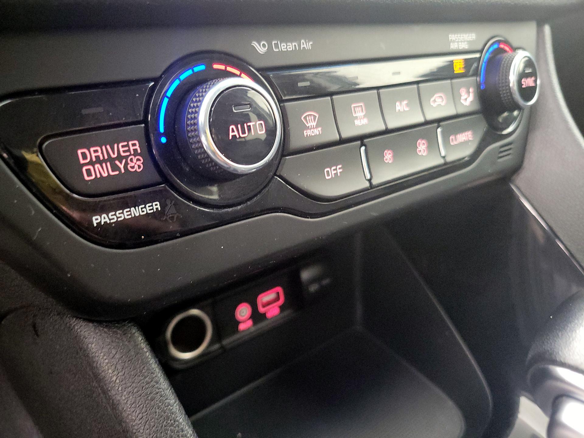 Thumbnail: 2018 Kia Niro - 16
