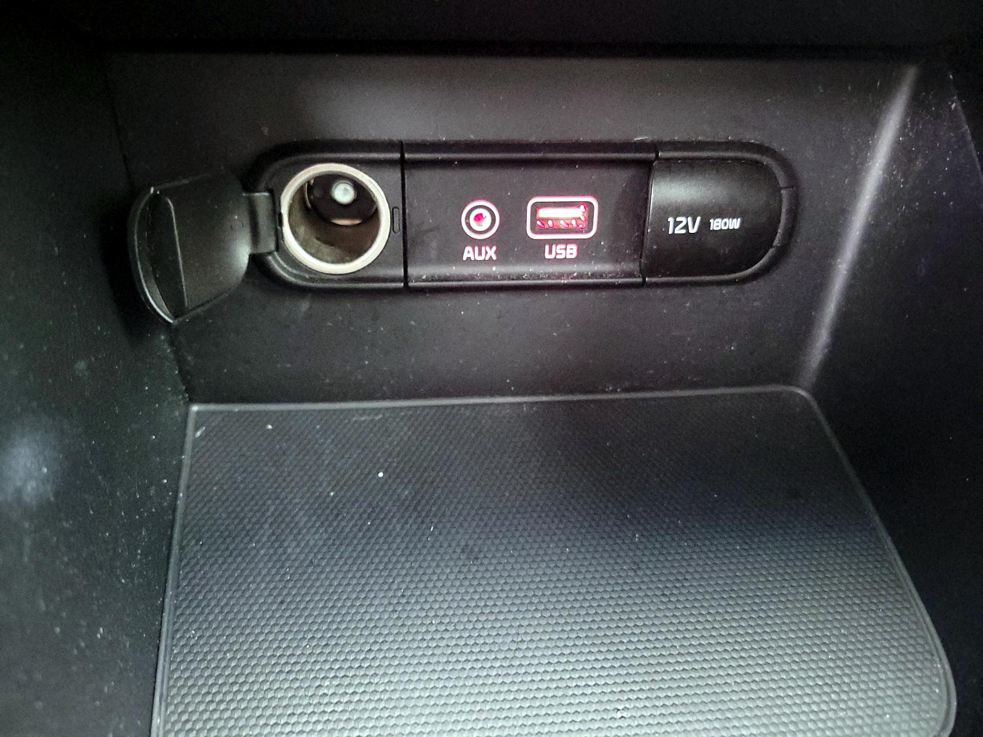 Thumbnail: 2018 Kia Niro - 18
