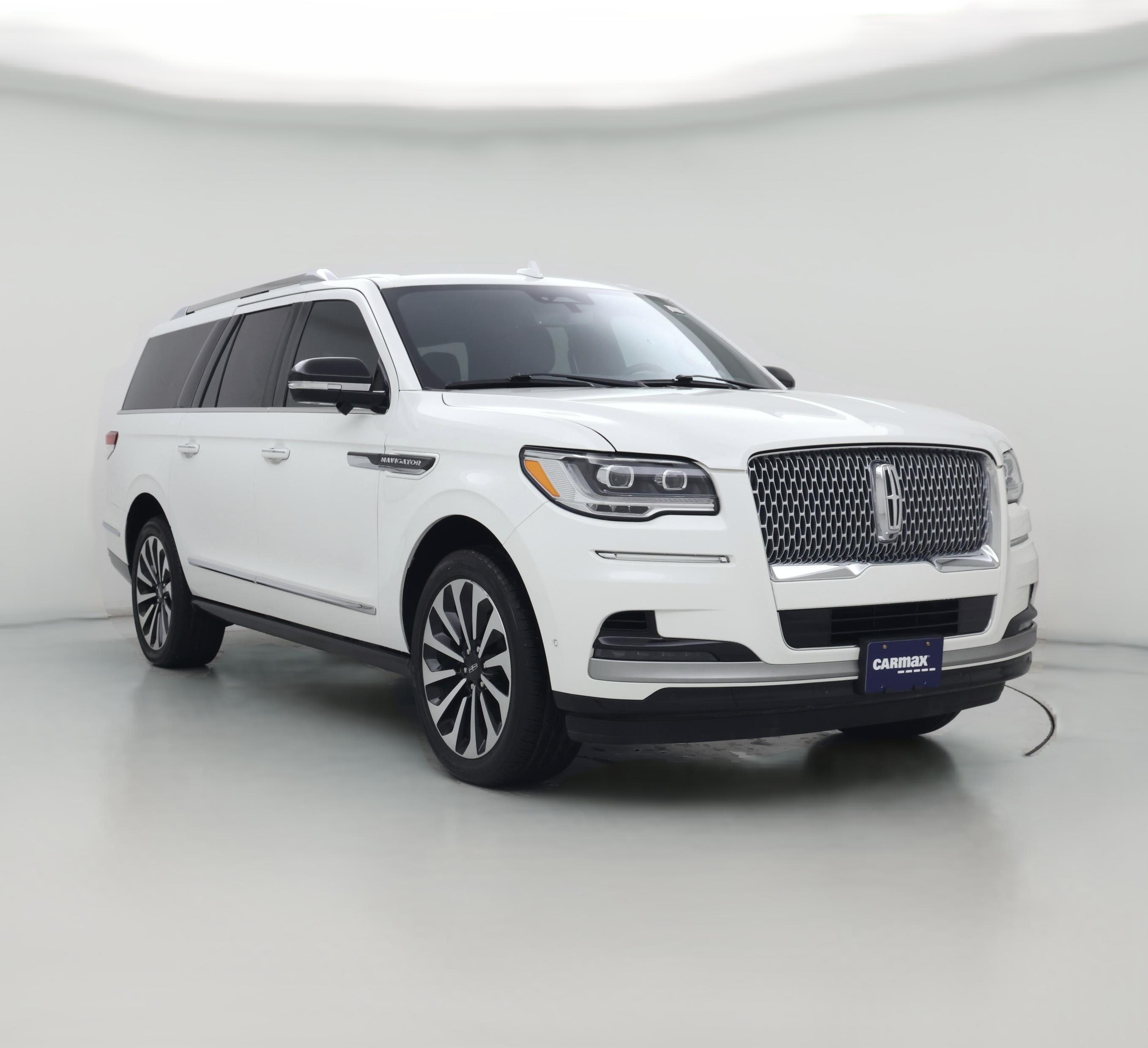 Thumbnail: 2023 Lincoln Navigator L - 1