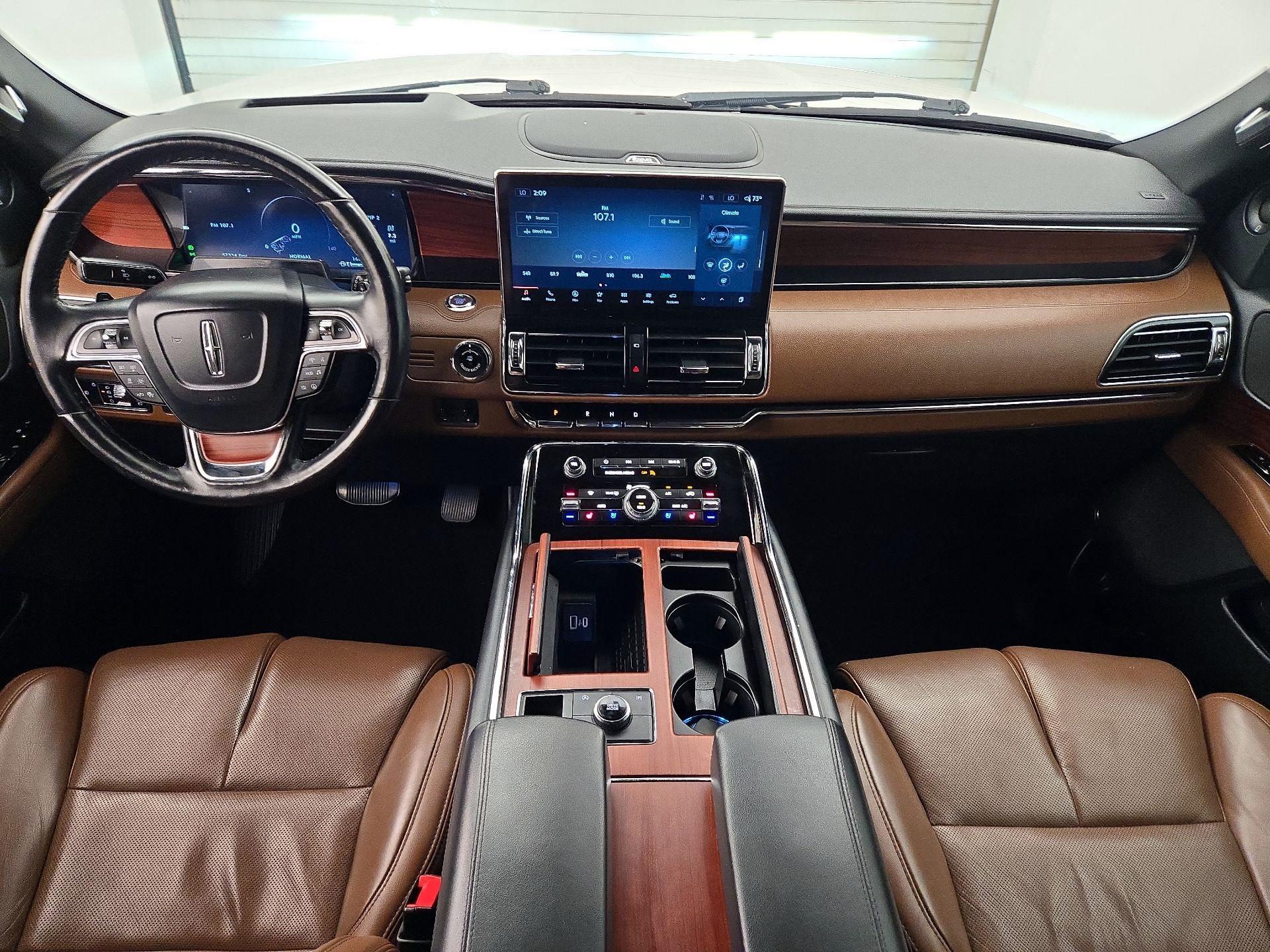 Thumbnail: 2023 Lincoln Navigator L - 9