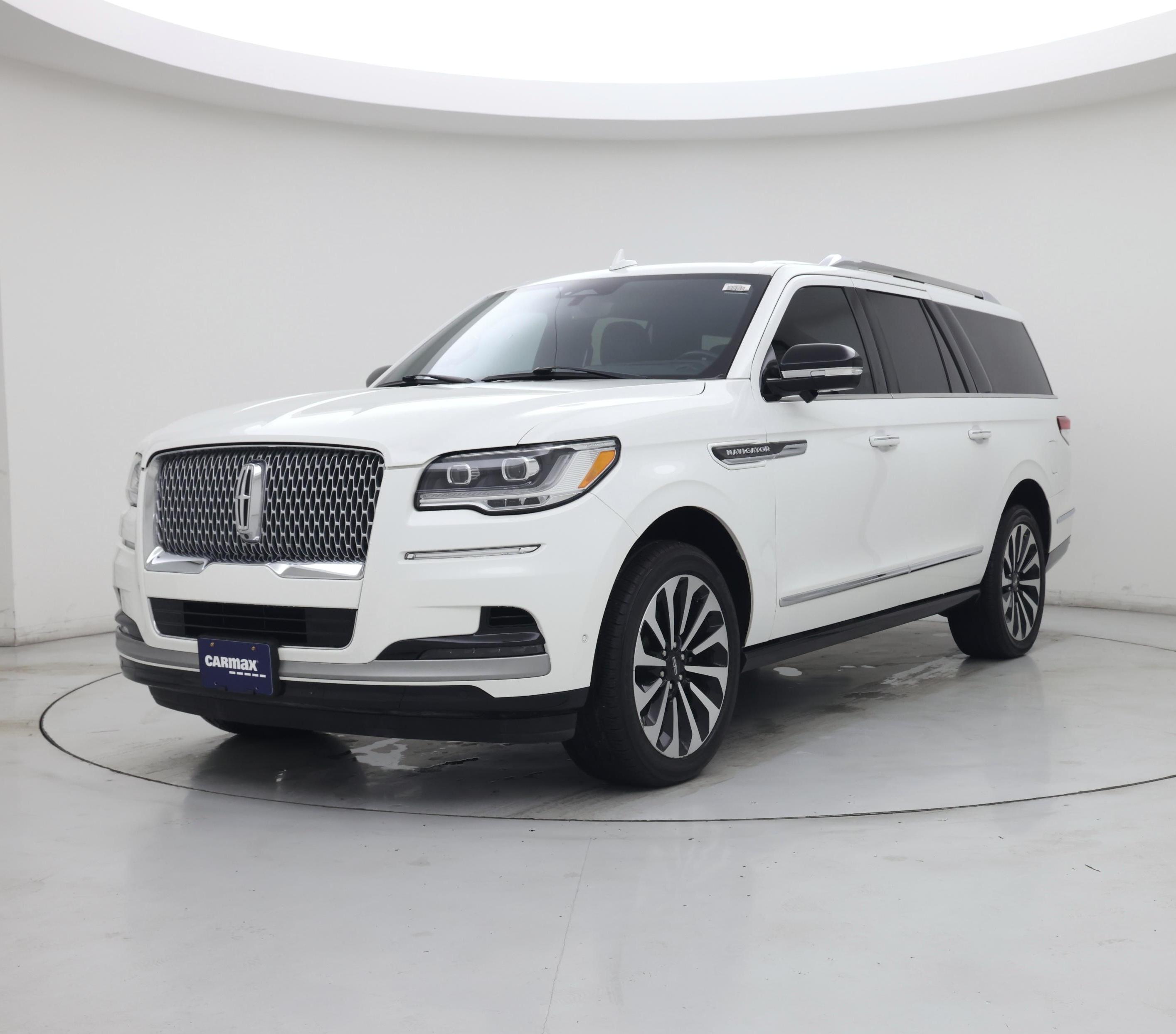 Thumbnail: 2023 Lincoln Navigator L - 4