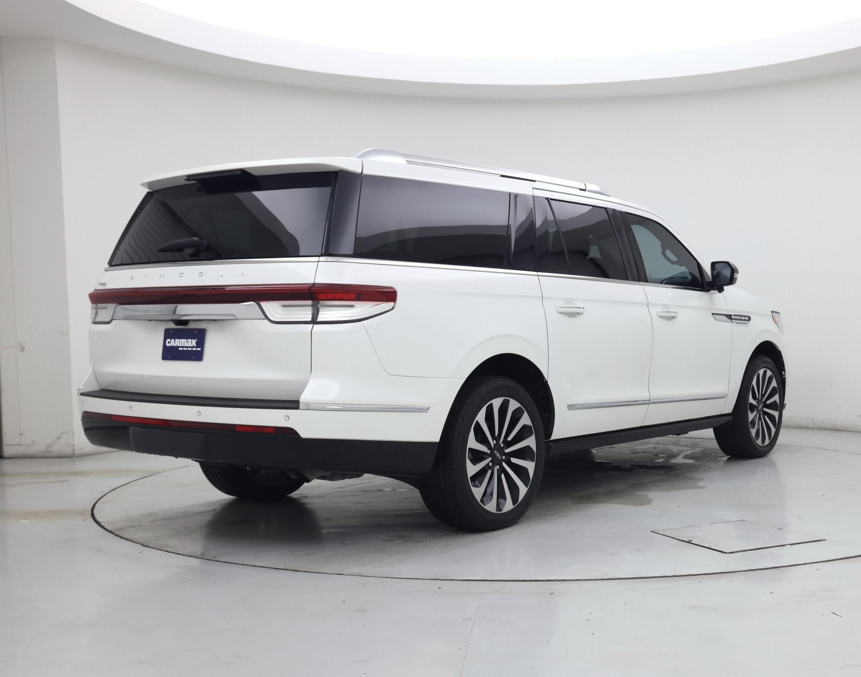 Thumbnail: 2023 Lincoln Navigator L - 8