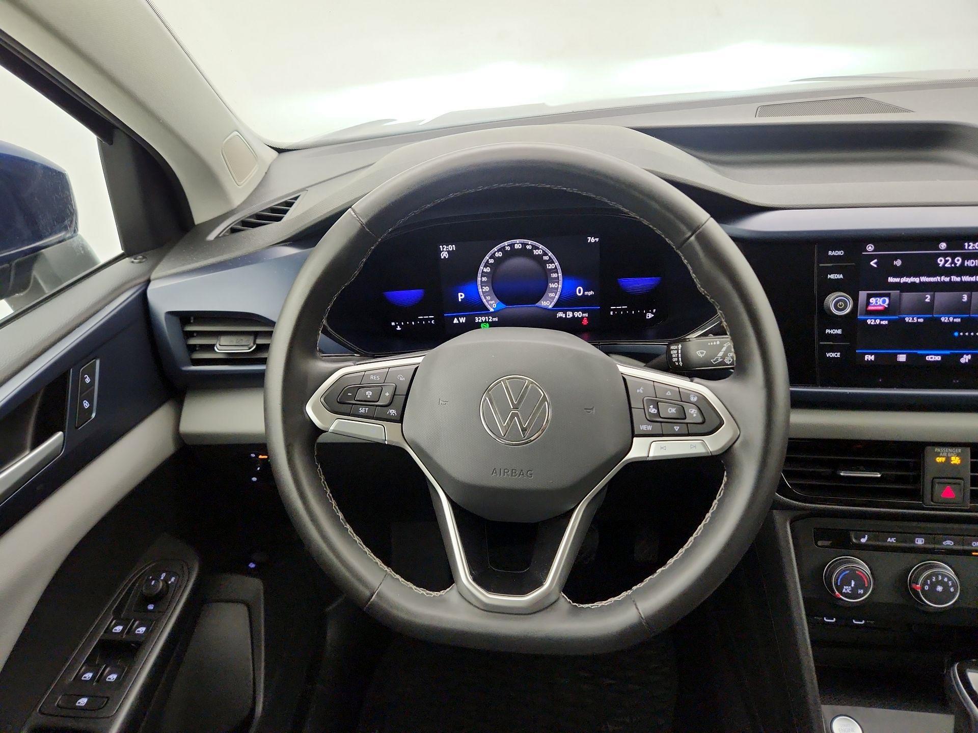 Thumbnail: 2022 Volkswagen Taos - 10
