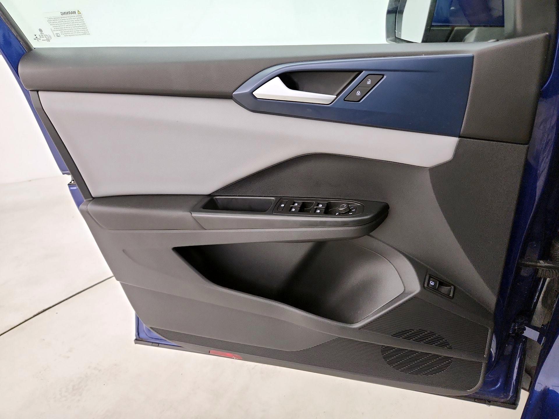 Thumbnail: 2022 Volkswagen Taos - 12