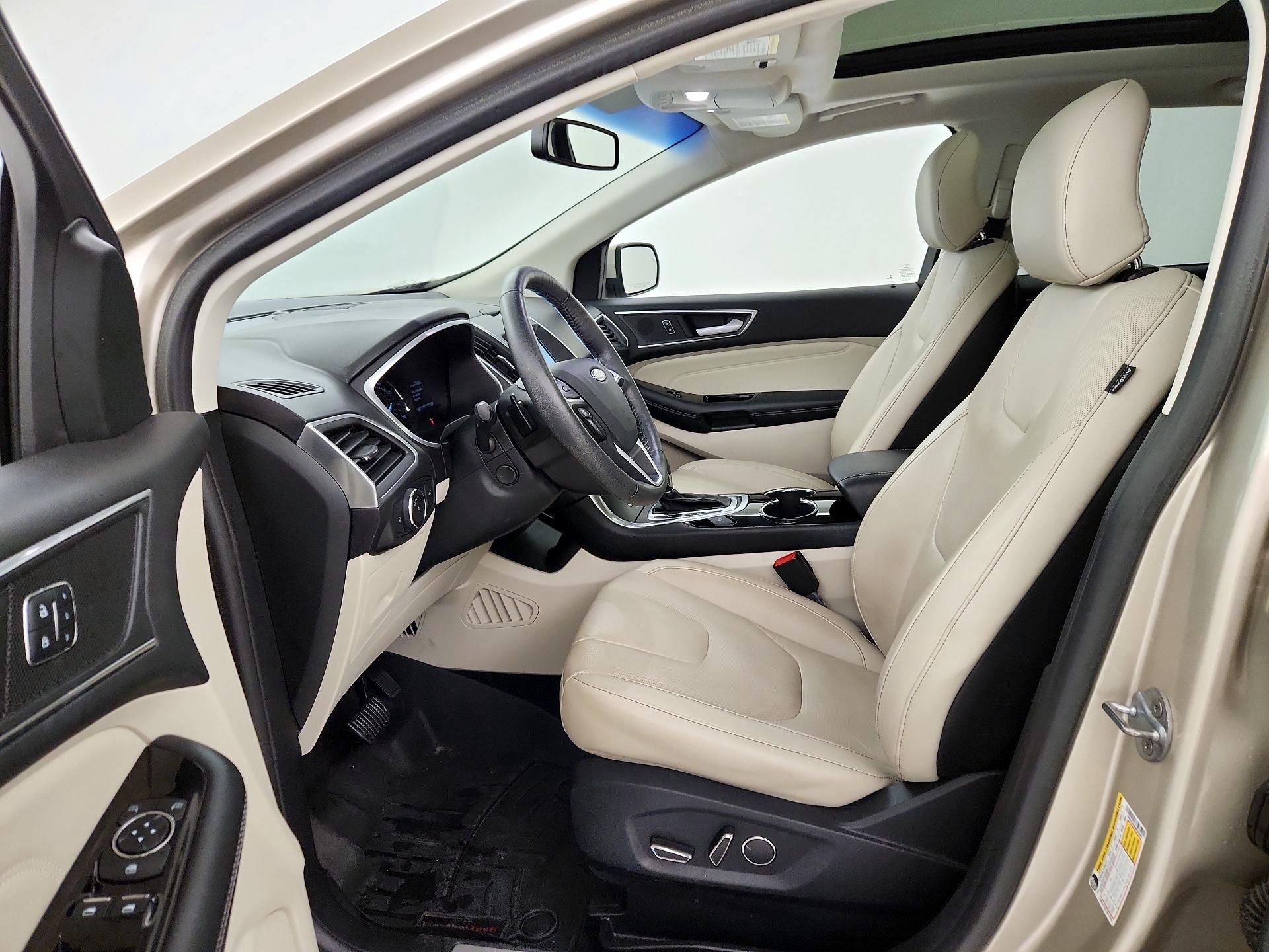 Thumbnail: 2017 Ford Edge - 11