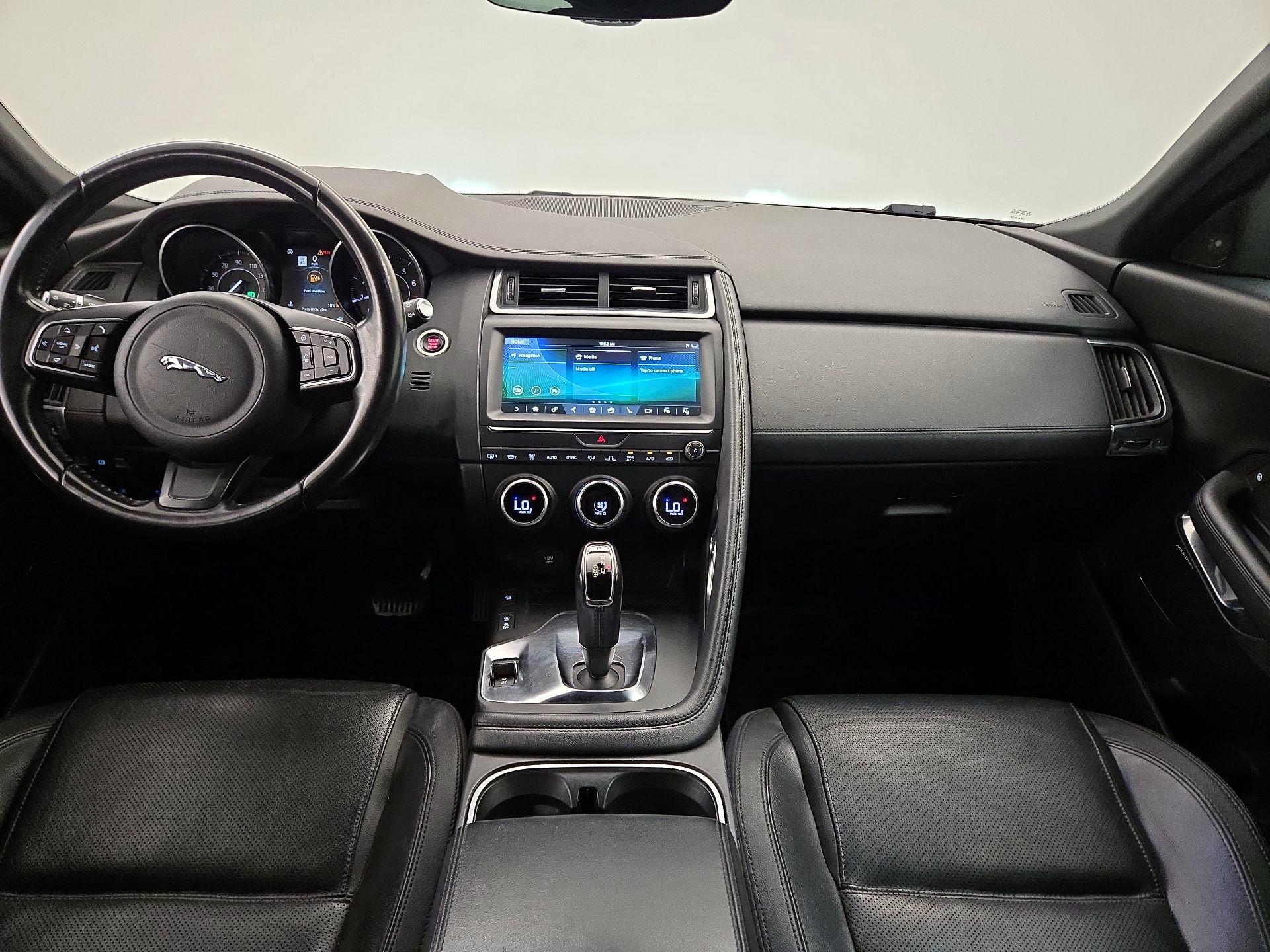 Thumbnail: 2018 Jaguar E-Pace - 9