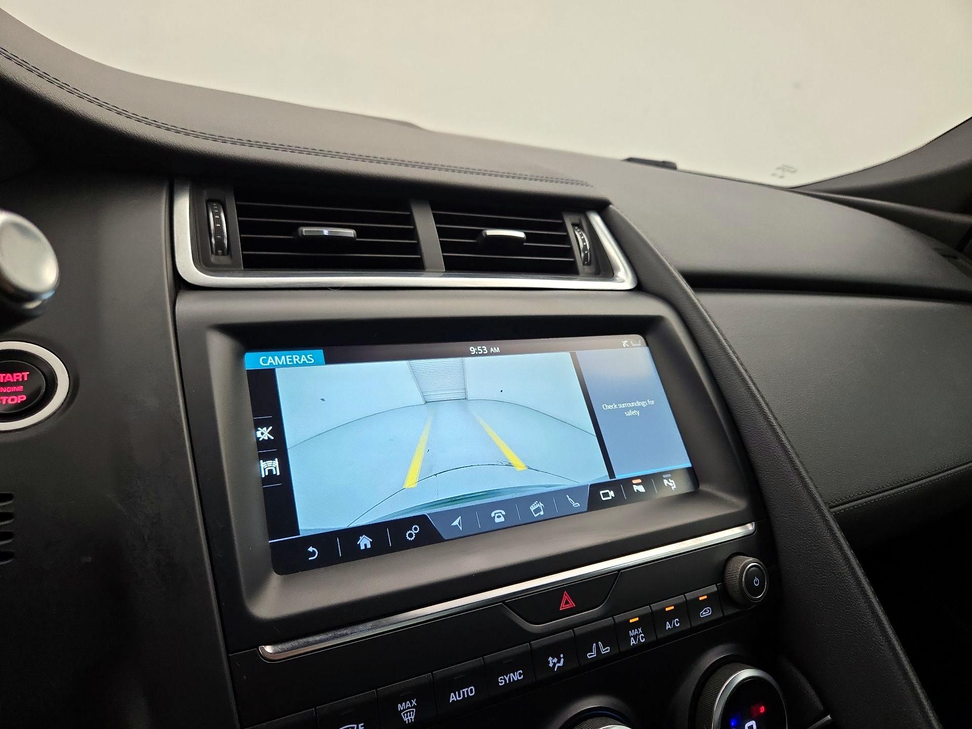 Thumbnail: 2018 Jaguar E-Pace - 15