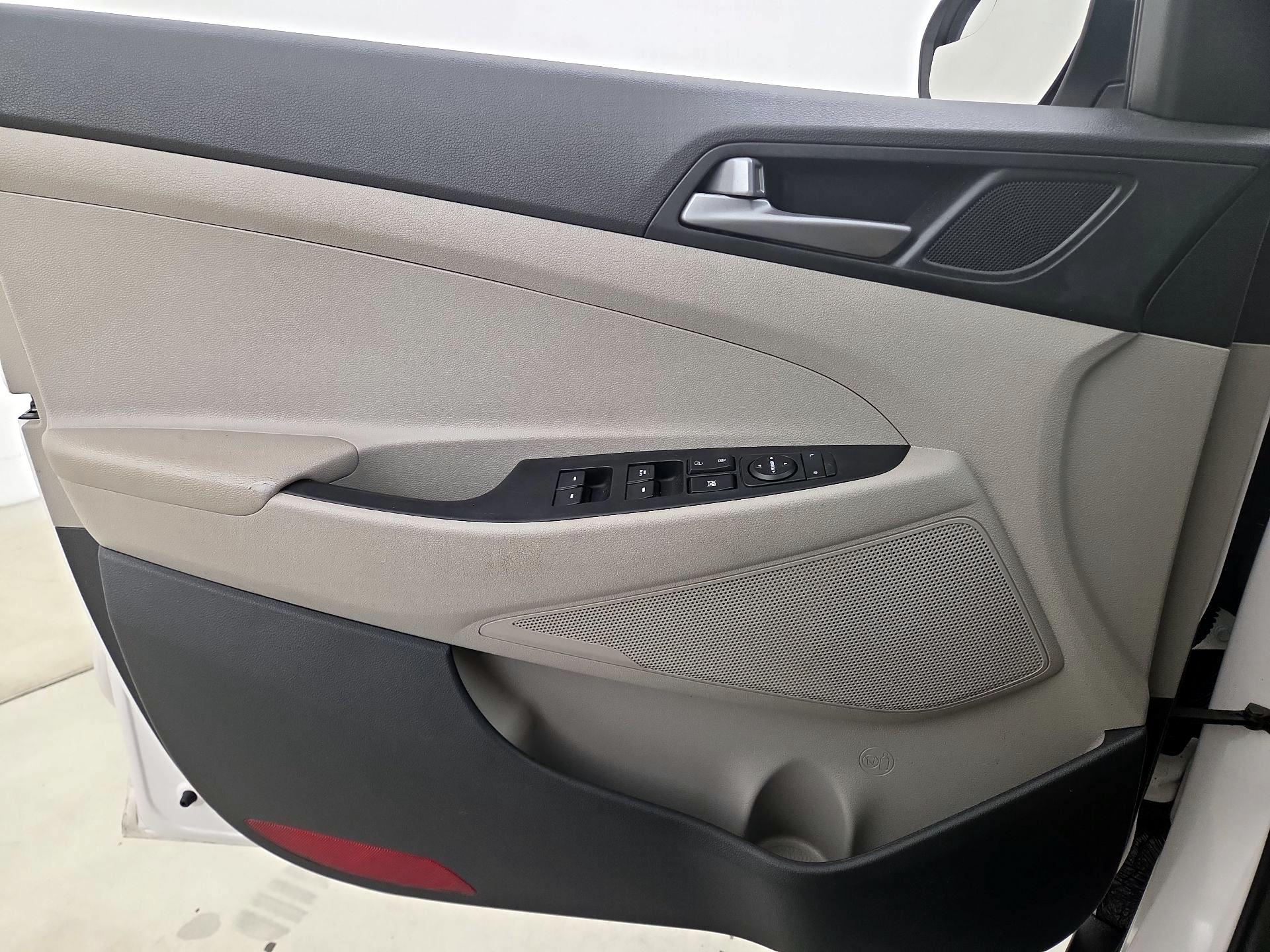 Thumbnail: 2017 Hyundai Tucson - 12