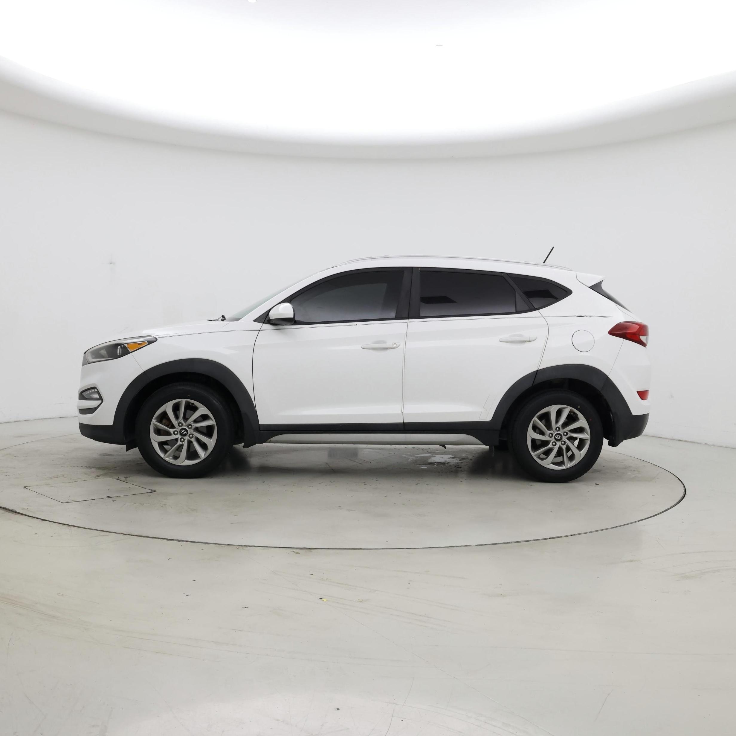 Thumbnail: 2017 Hyundai Tucson - 3