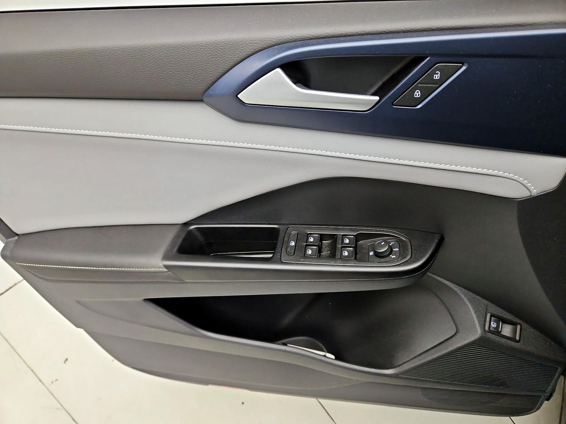 Thumbnail: 2024 Volkswagen Taos - 12