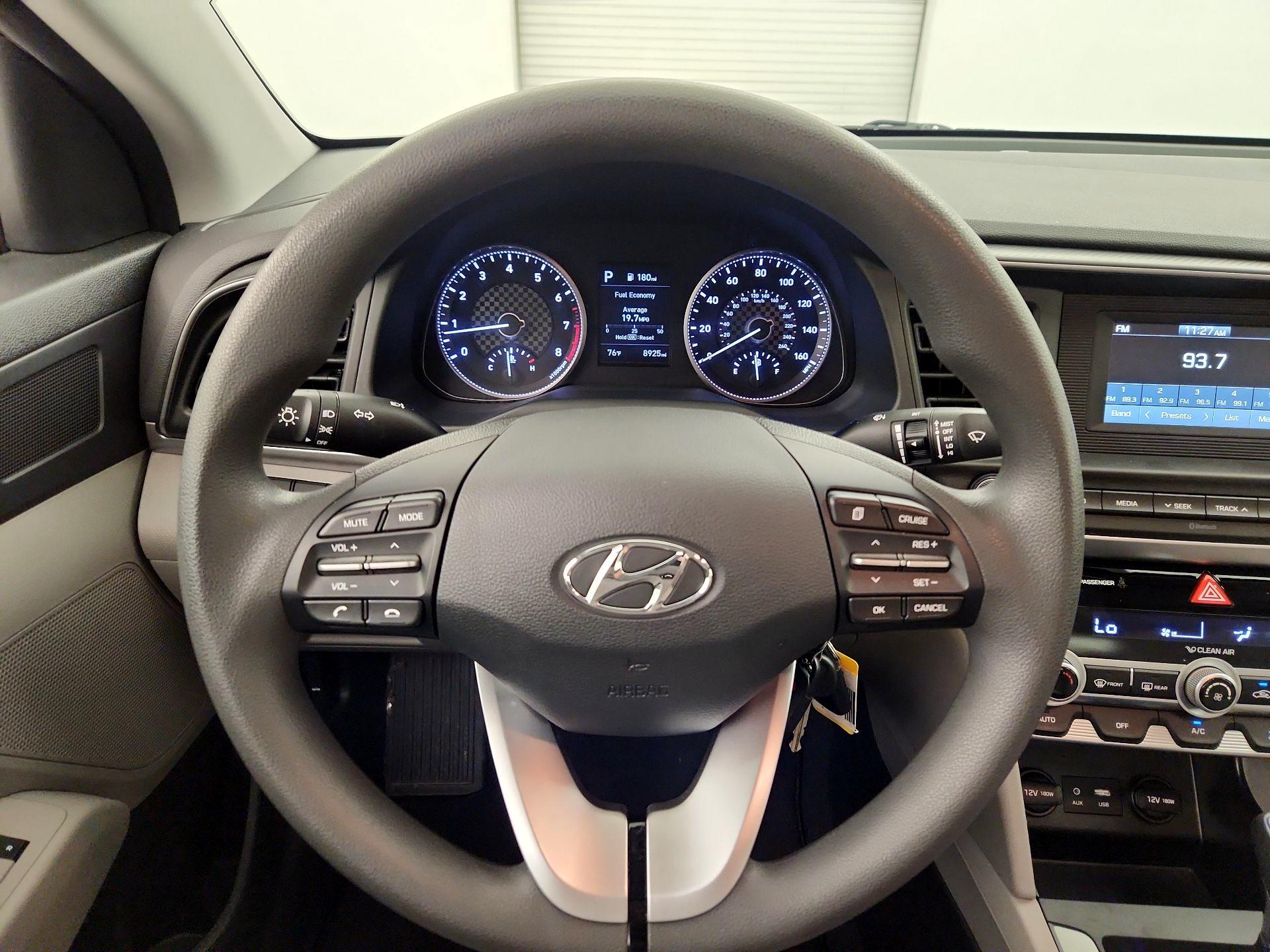 Thumbnail: 2020 Hyundai Elantra - 10