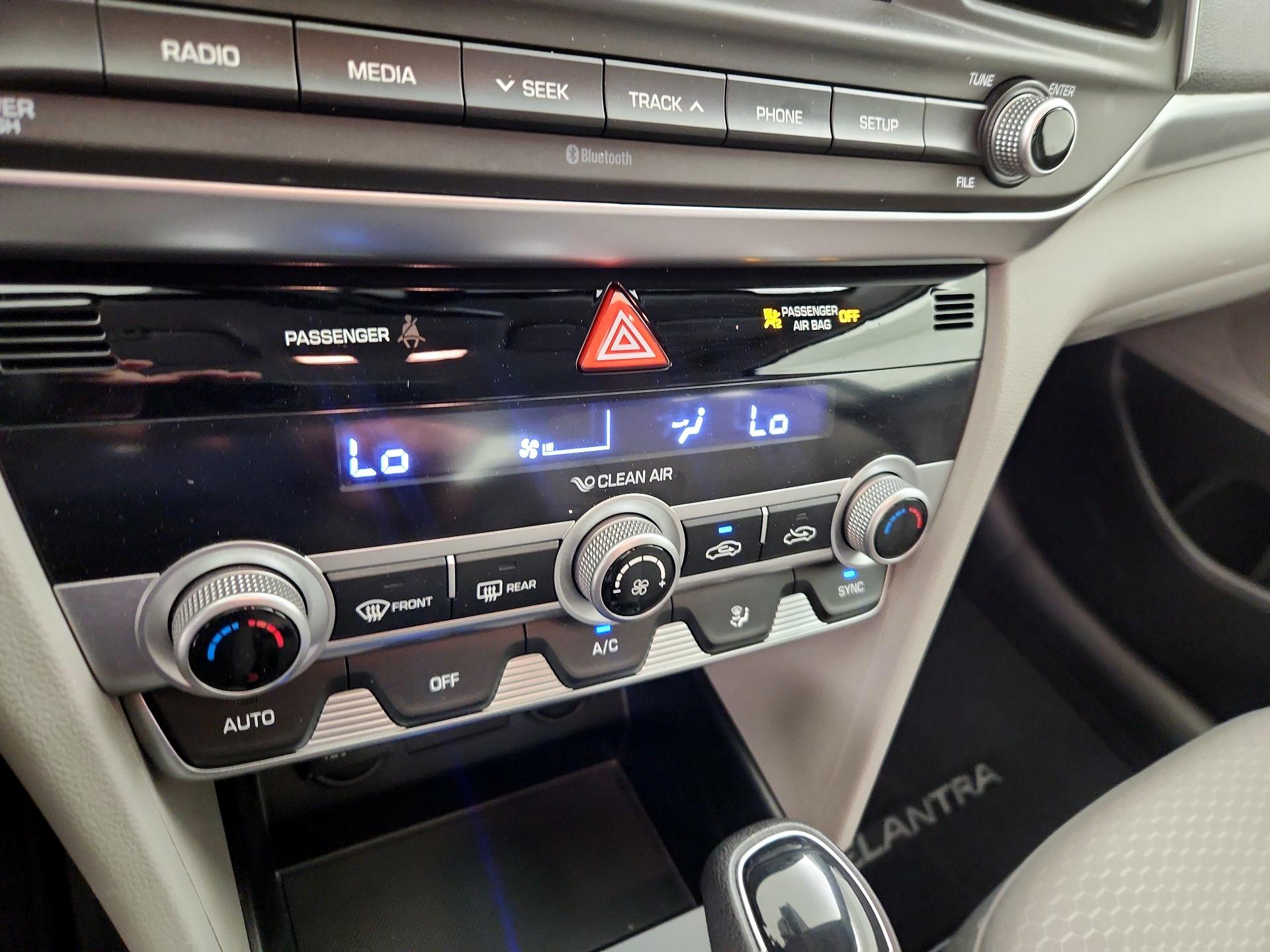 Thumbnail: 2020 Hyundai Elantra - 16