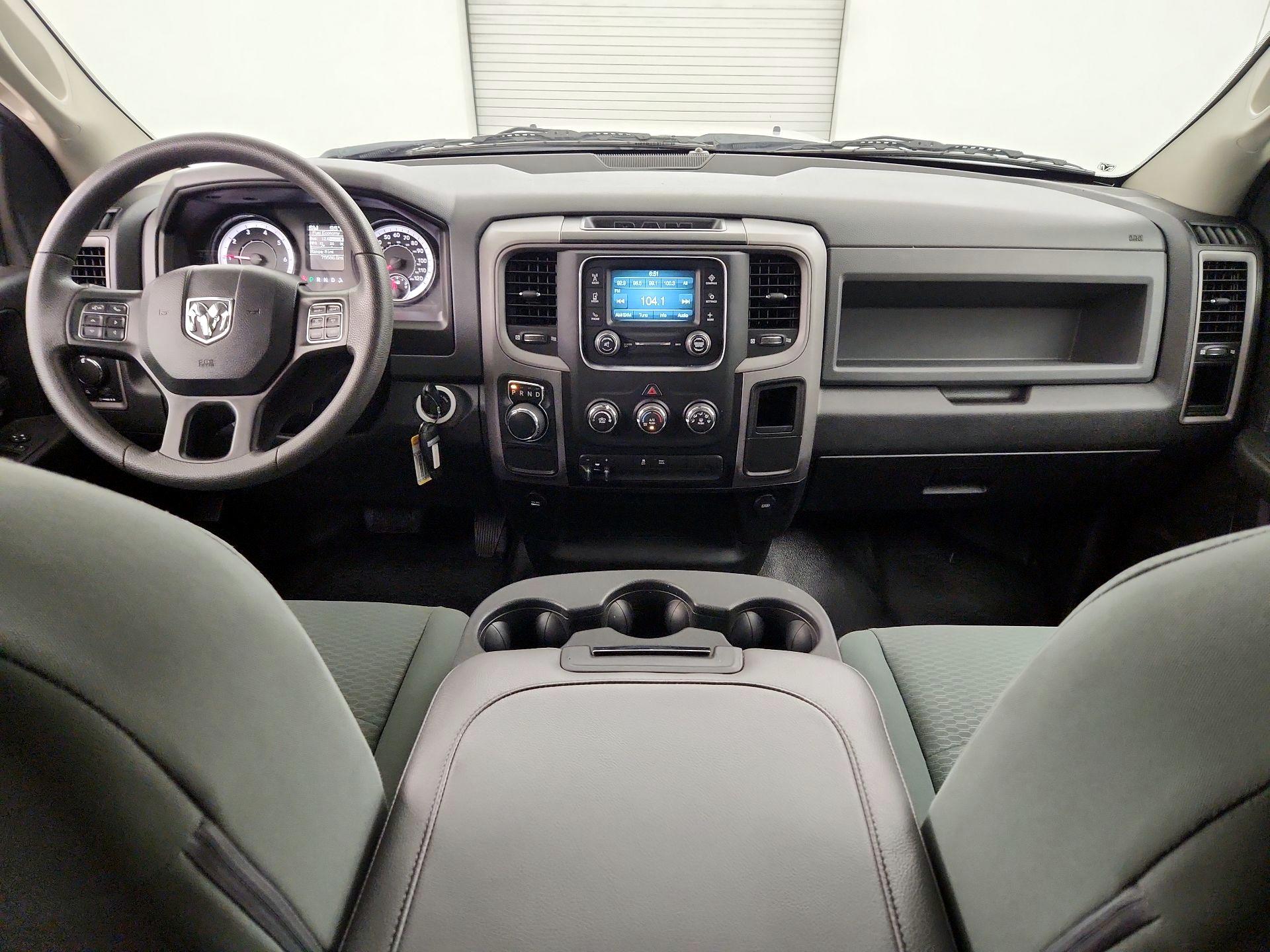 Thumbnail: 2020 RAM 1500 Classic - 9