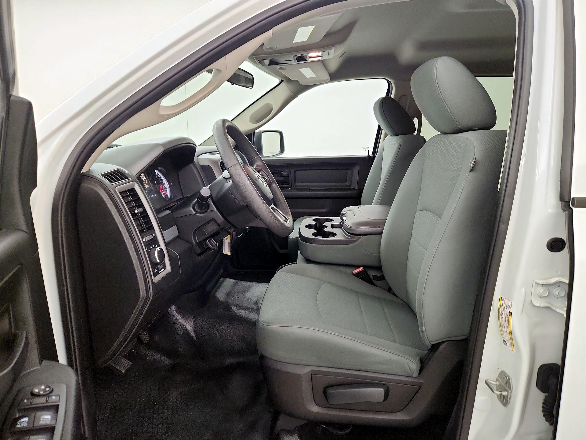 Thumbnail: 2020 RAM 1500 Classic - 11