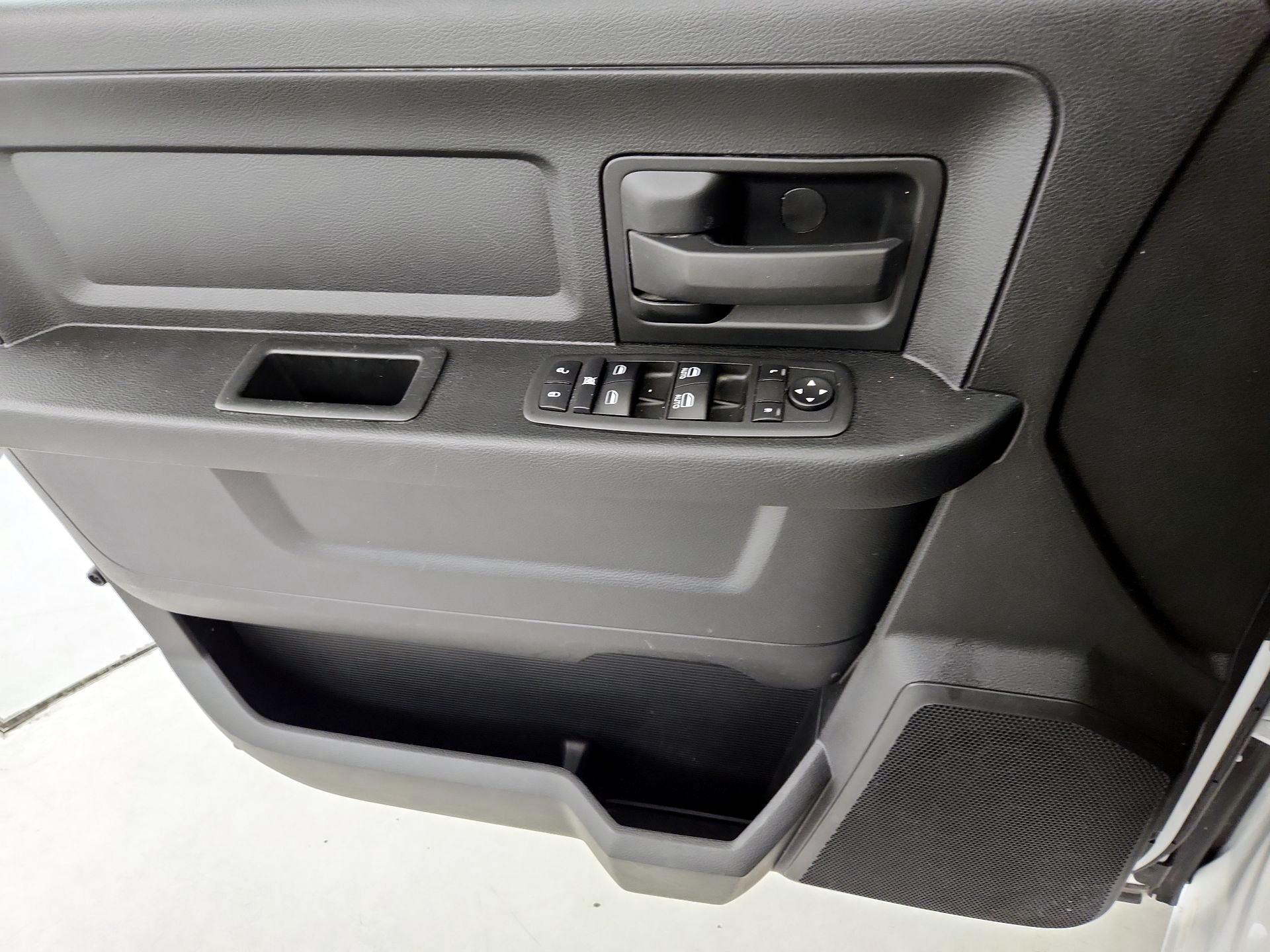 Thumbnail: 2021 RAM 1500 Classic - 12