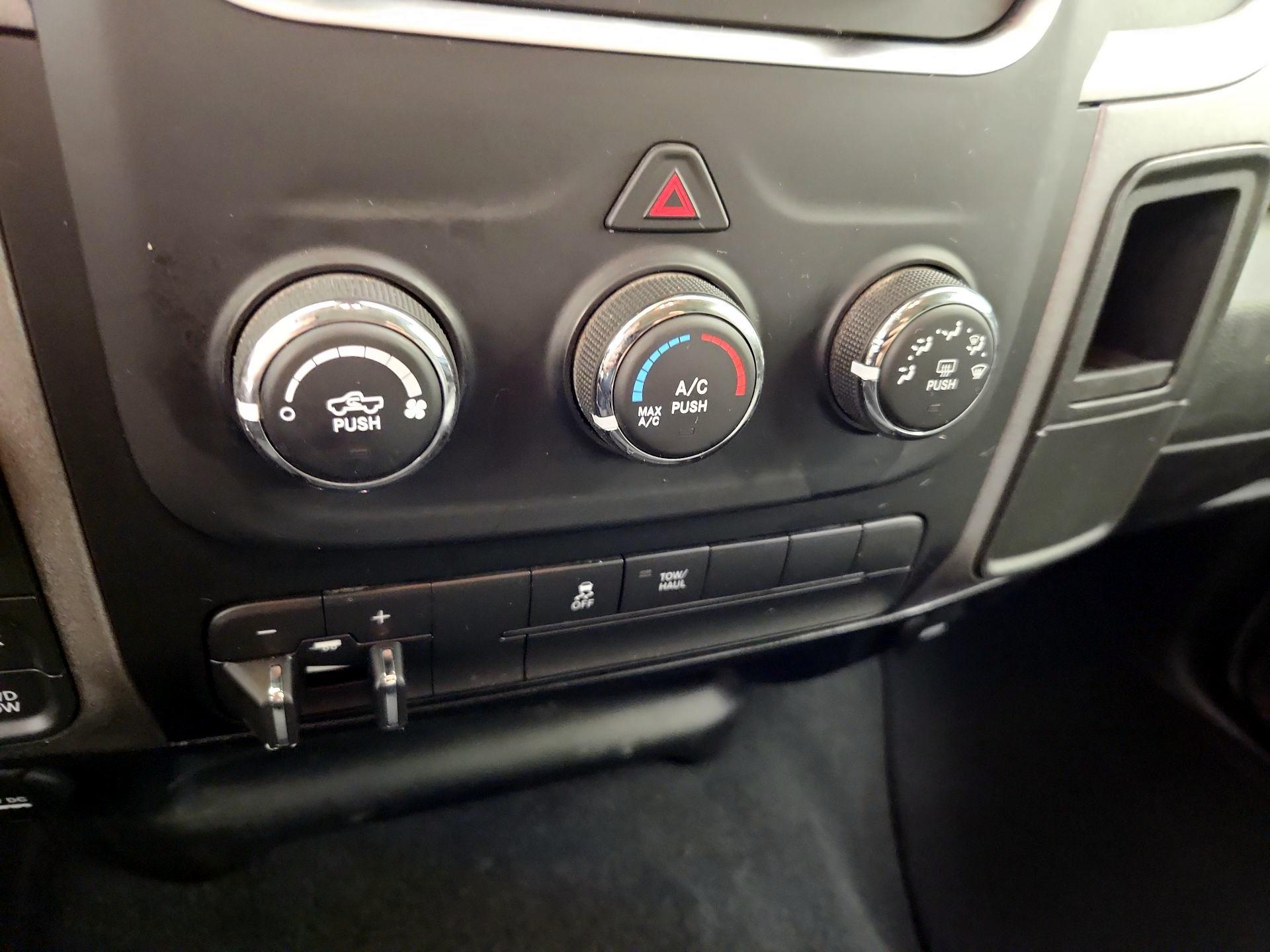 Thumbnail: 2021 RAM 1500 Classic - 16