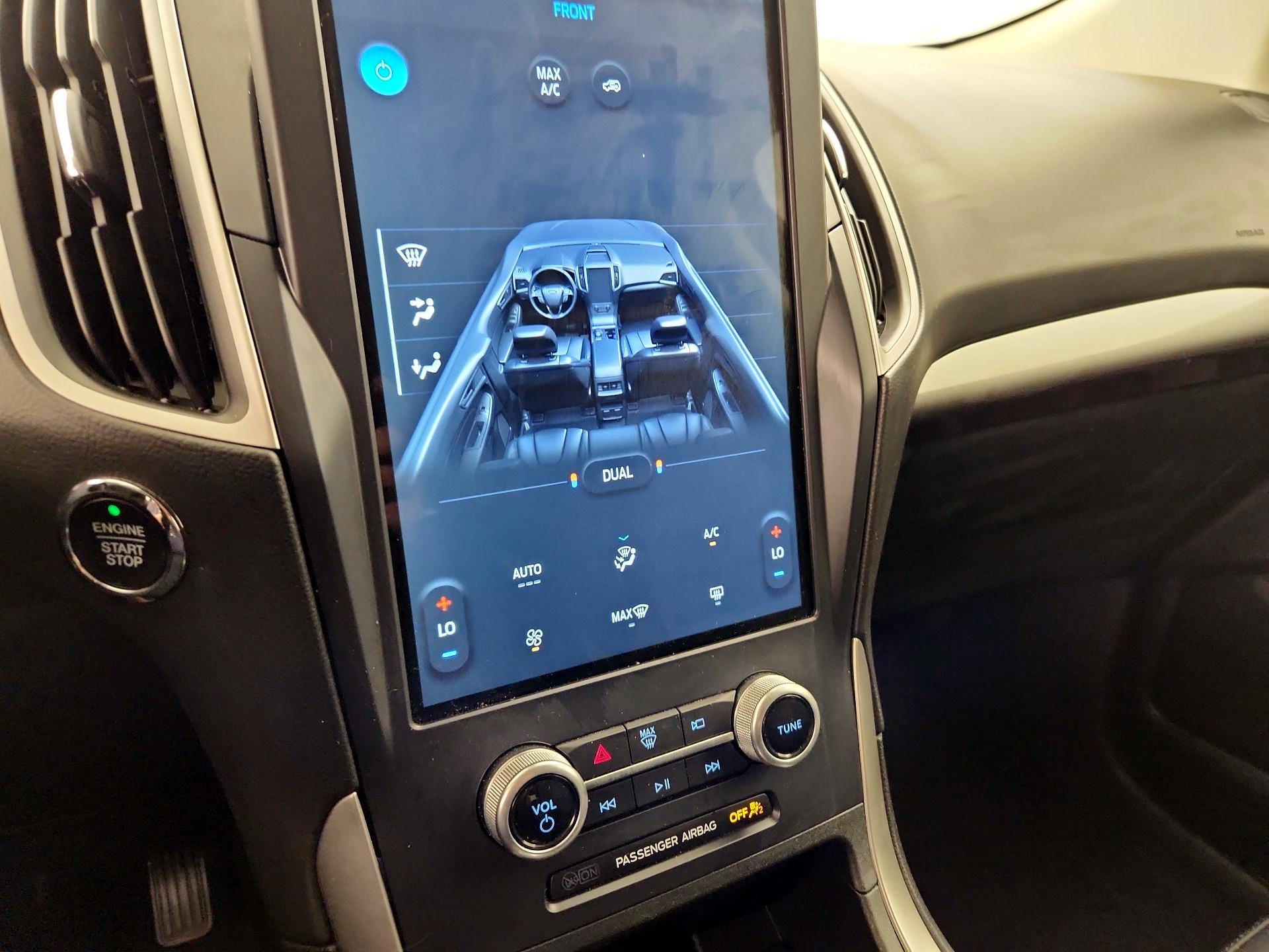Thumbnail: 2022 Ford Edge - 16