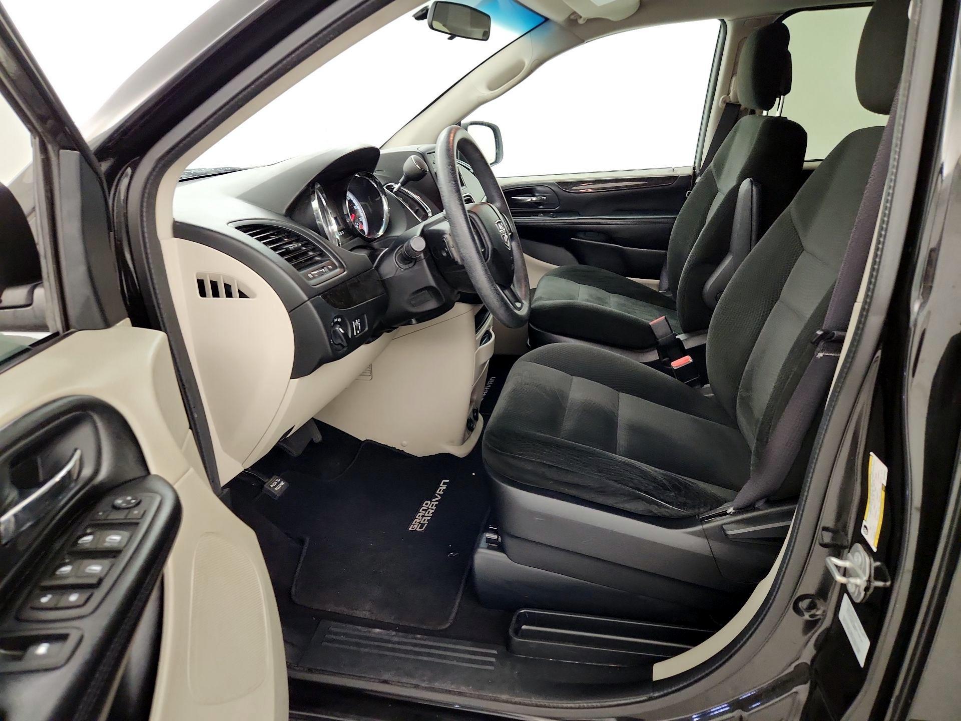 Thumbnail: 2016 Dodge Grand Caravan - 11