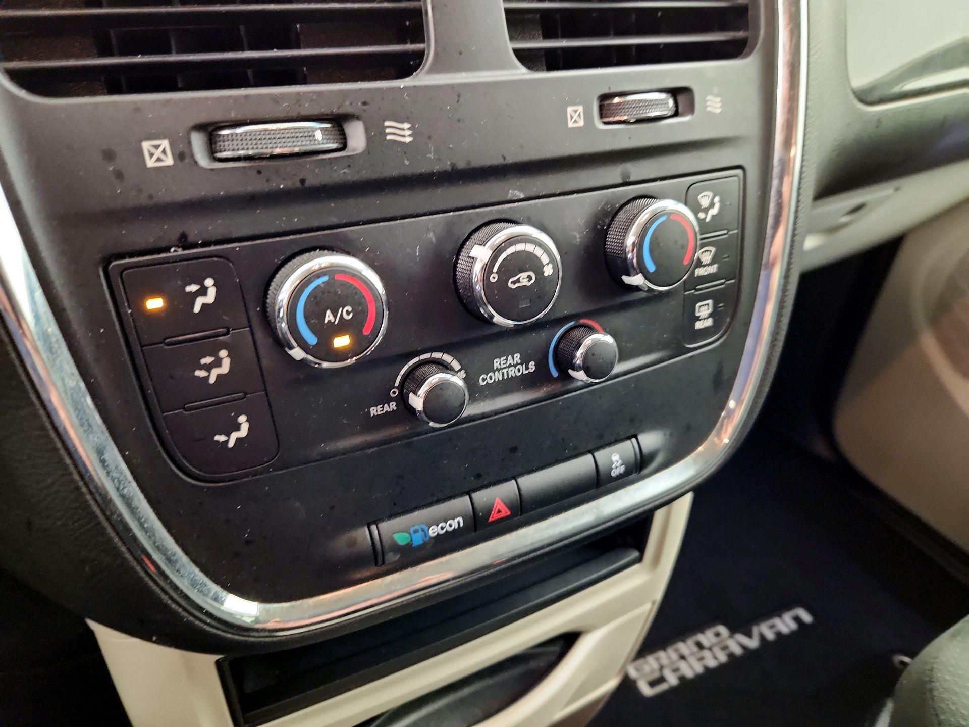 Thumbnail: 2016 Dodge Grand Caravan - 15
