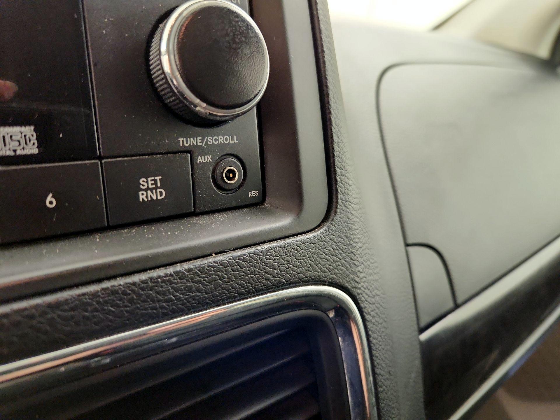 Thumbnail: 2016 Dodge Grand Caravan - 17