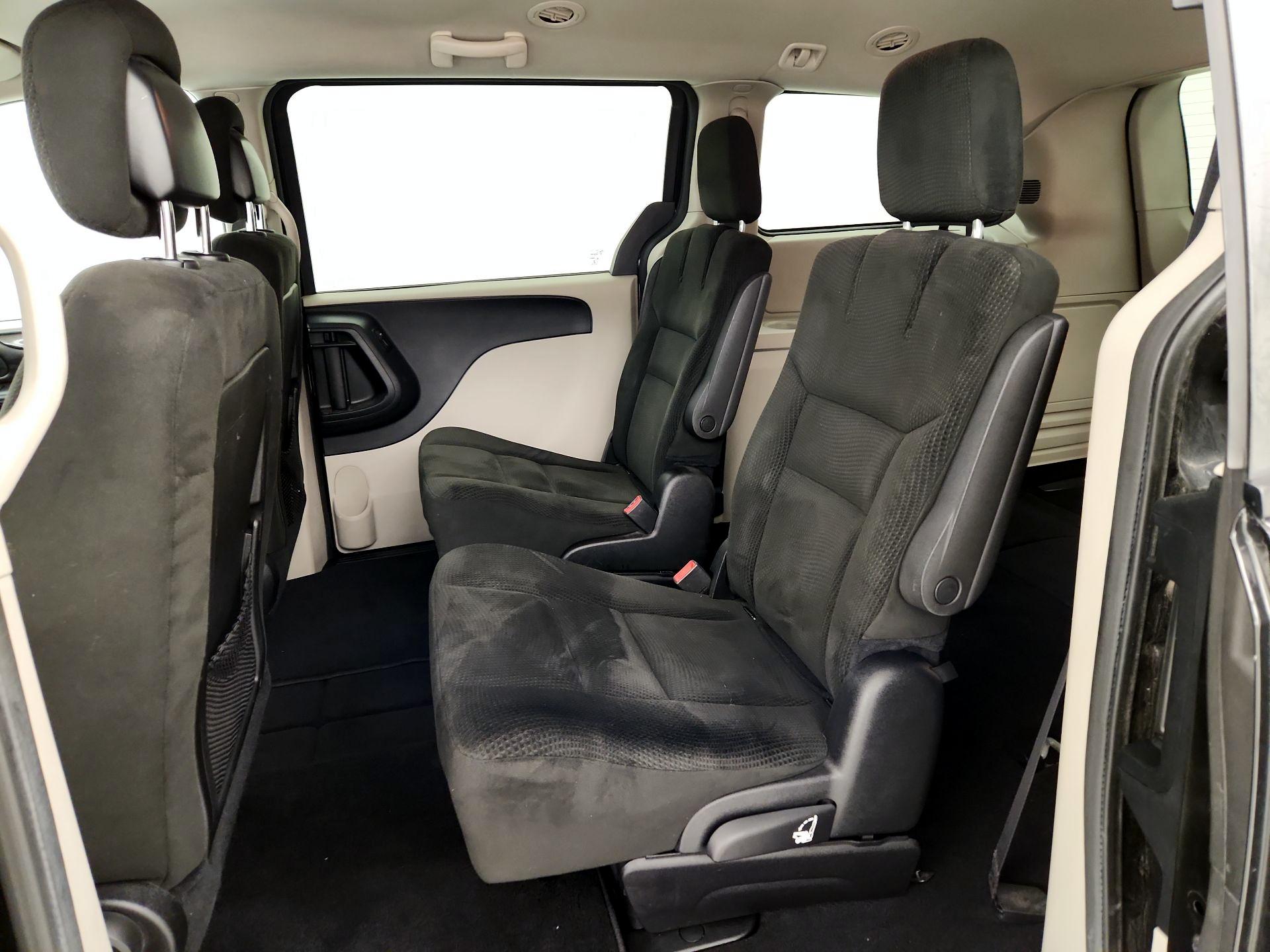 Thumbnail: 2016 Dodge Grand Caravan - 18