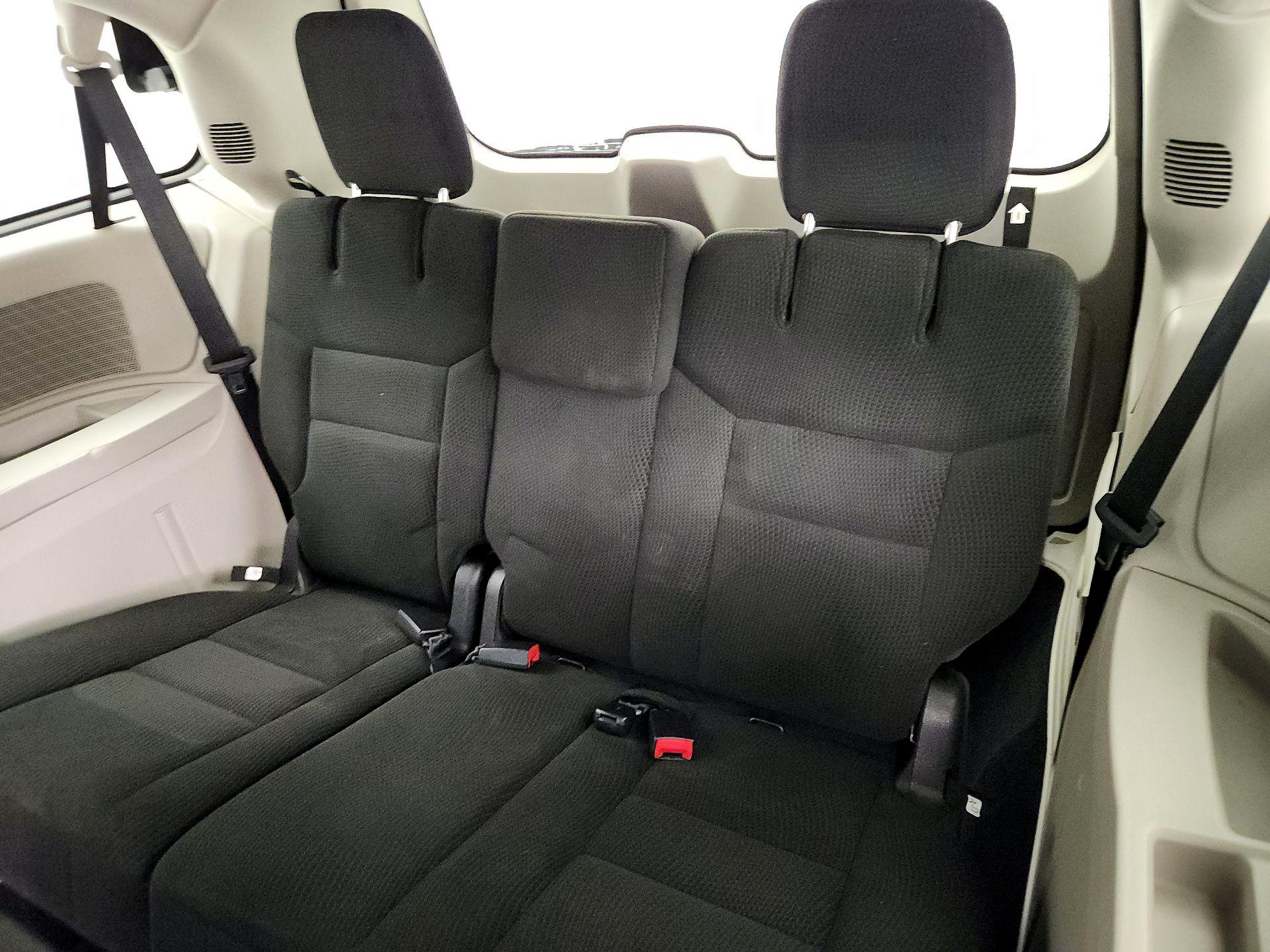 Thumbnail: 2016 Dodge Grand Caravan - 19