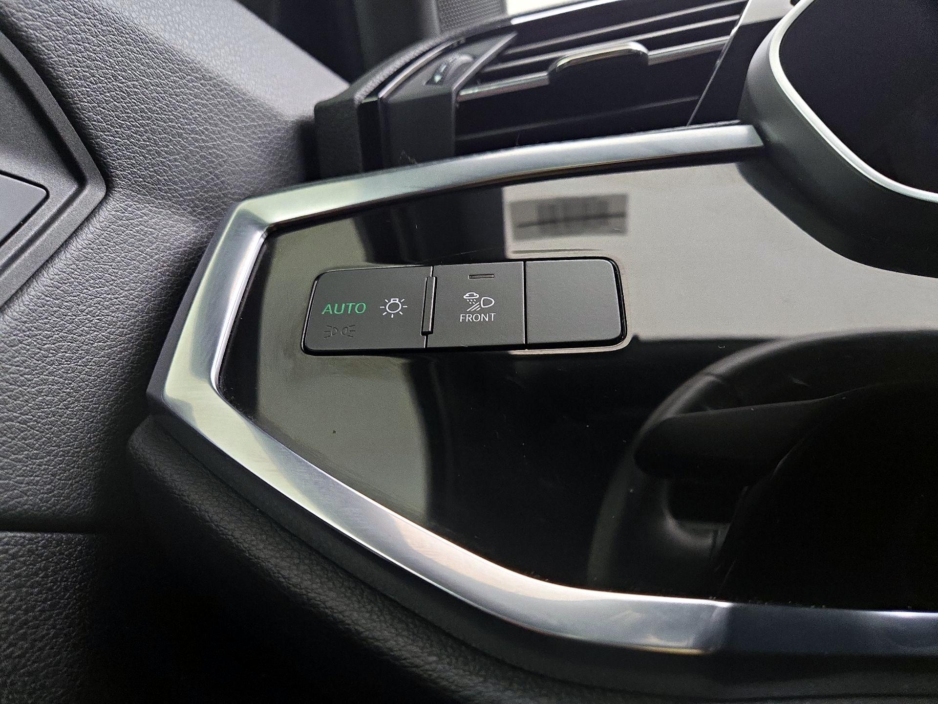 Thumbnail: 2020 Audi Q3 - 13