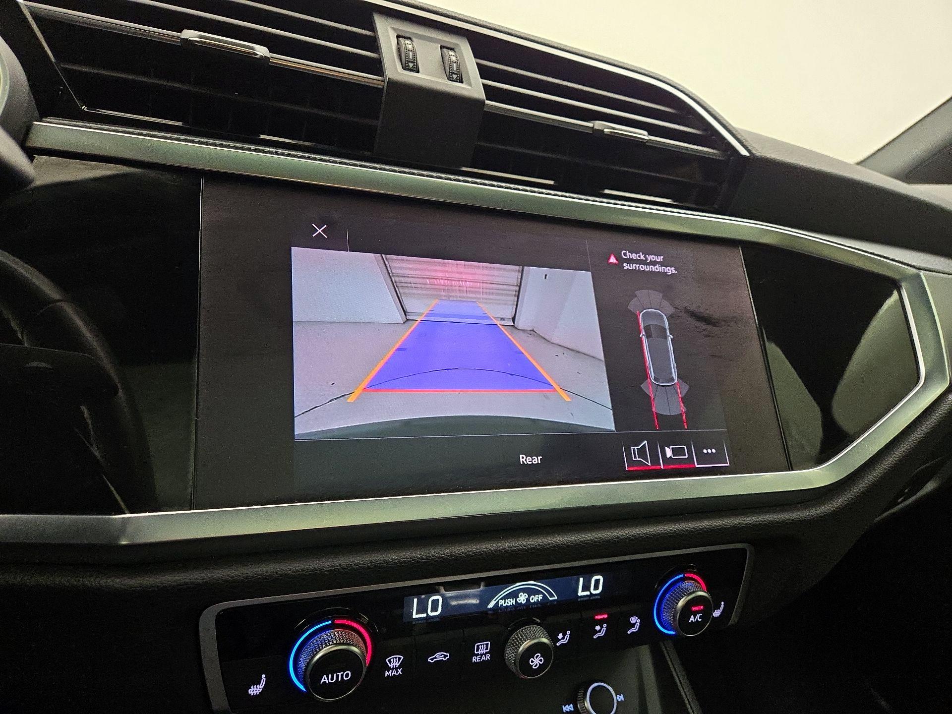 Thumbnail: 2020 Audi Q3 - 14