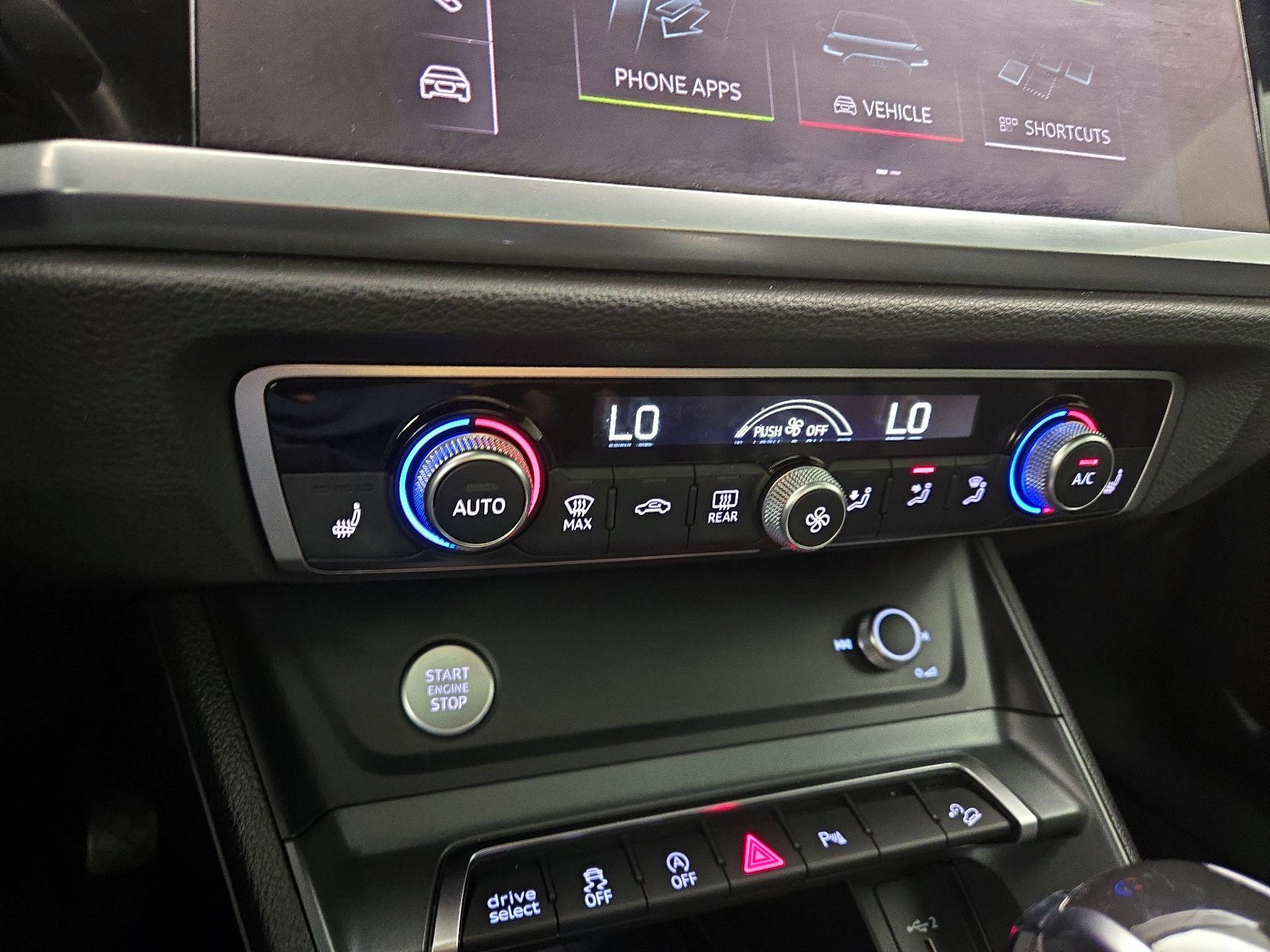 Thumbnail: 2020 Audi Q3 - 16