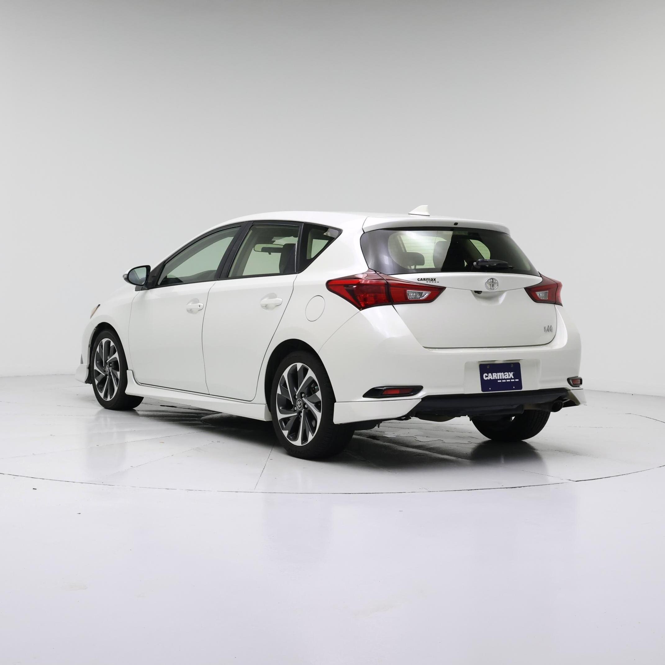 Thumbnail: 2018 Toyota Corolla iM - 2