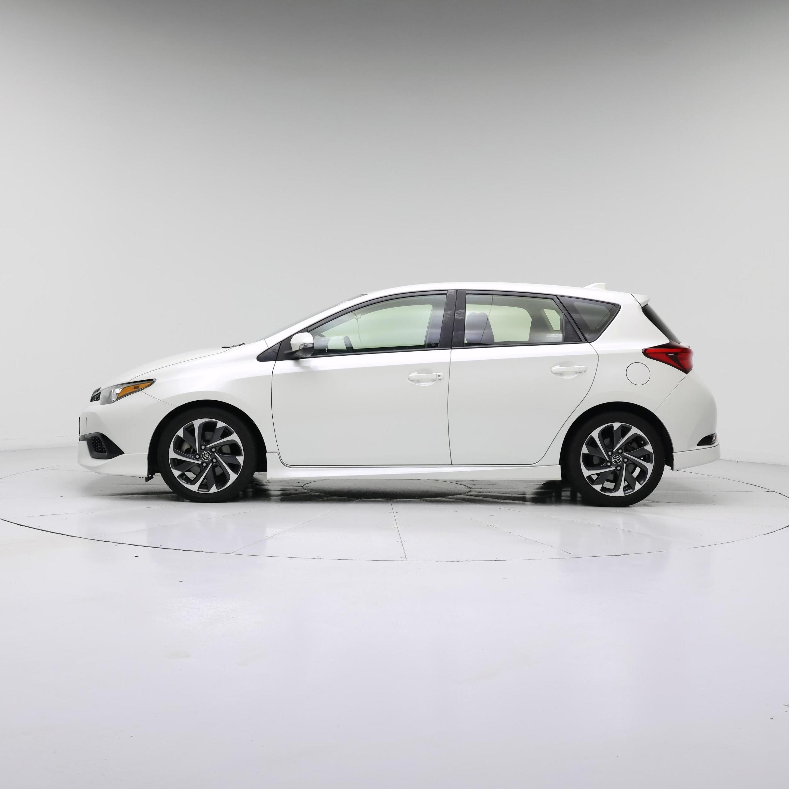 Thumbnail: 2018 Toyota Corolla iM - 3