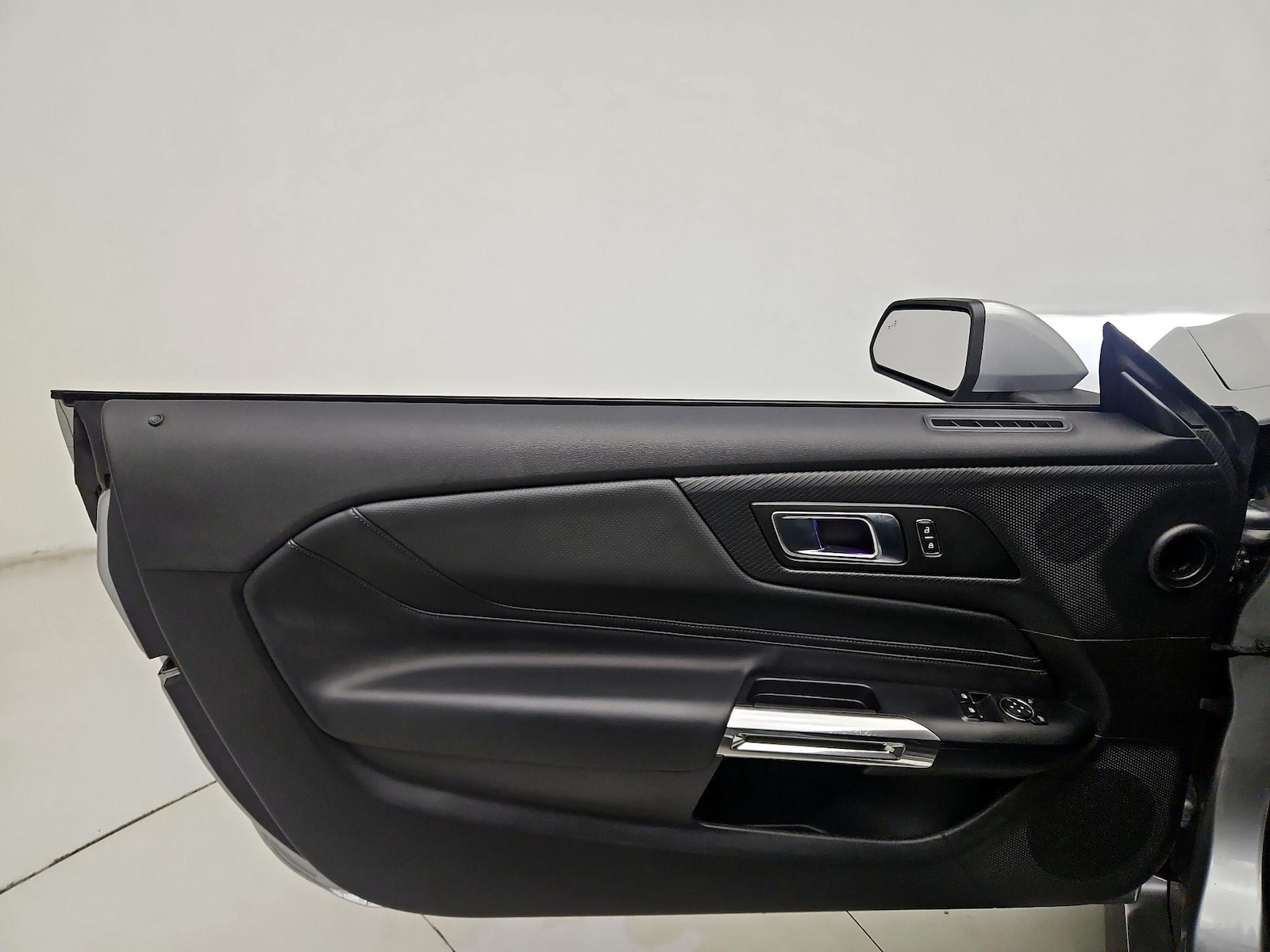 2025 Ford Mustang EcoBoost Premium - Photo 13