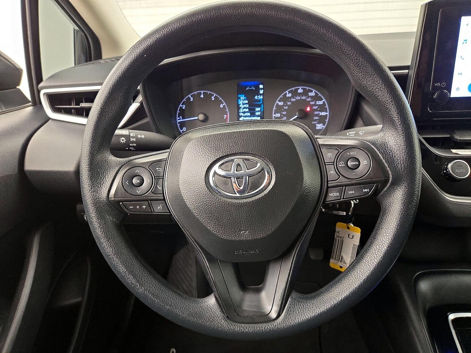 2024 Toyota Corolla LE - Photo 11