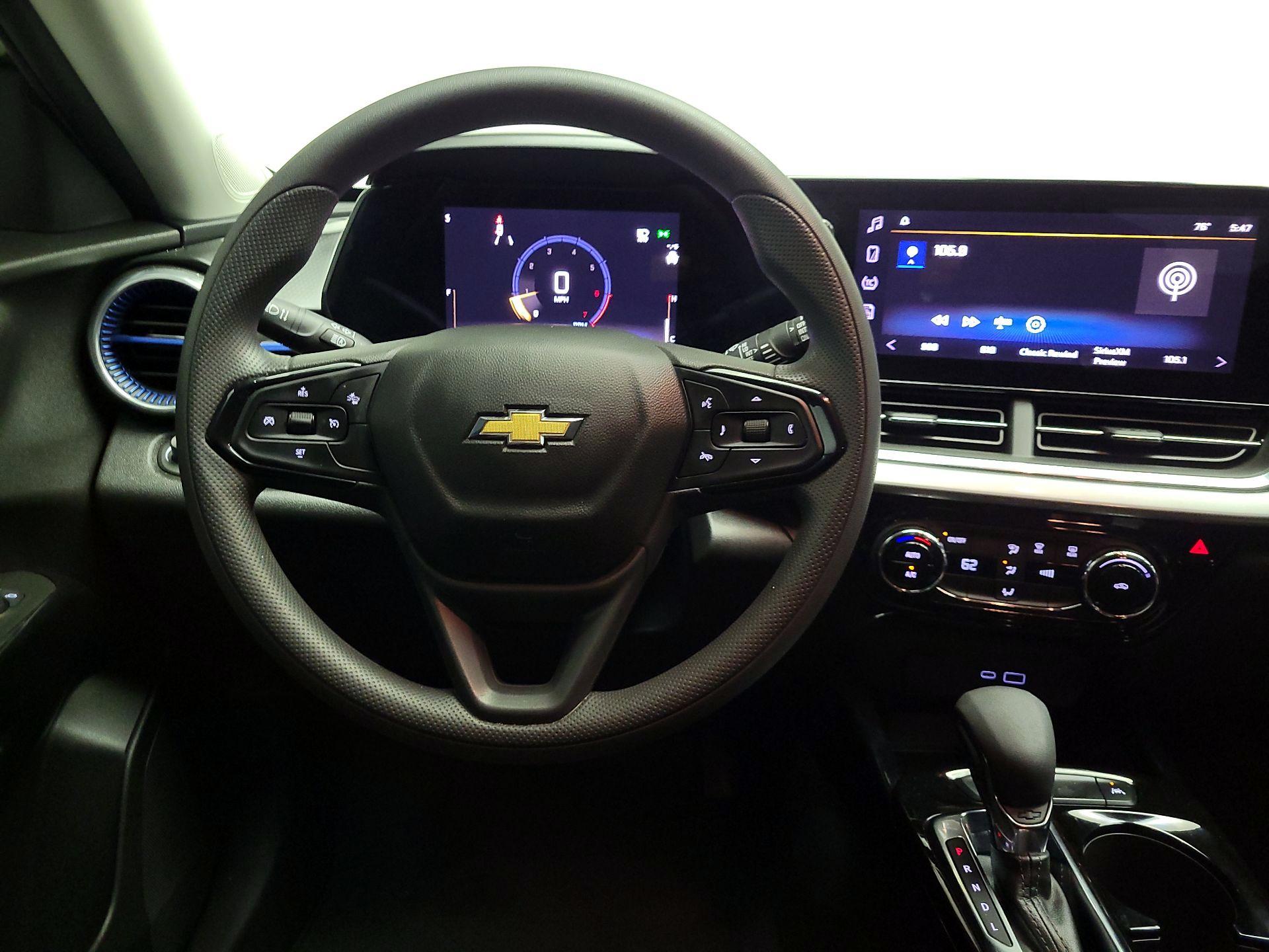 Thumbnail: 2024 Chevrolet Trax - 10