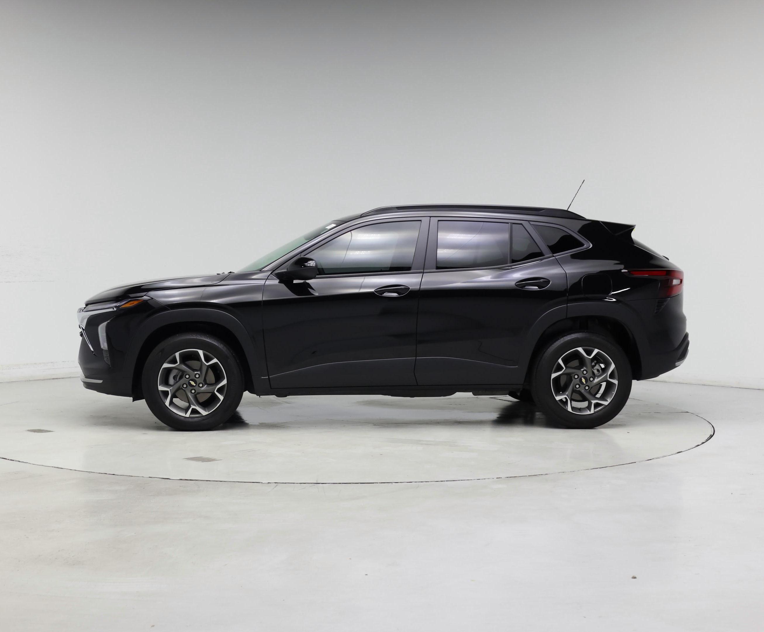 Thumbnail: 2024 Chevrolet Trax - 3