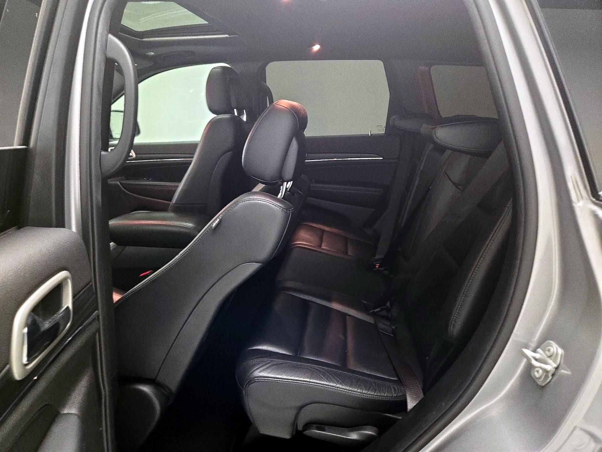 Thumbnail: 2020 Jeep Grand Cherokee - 20