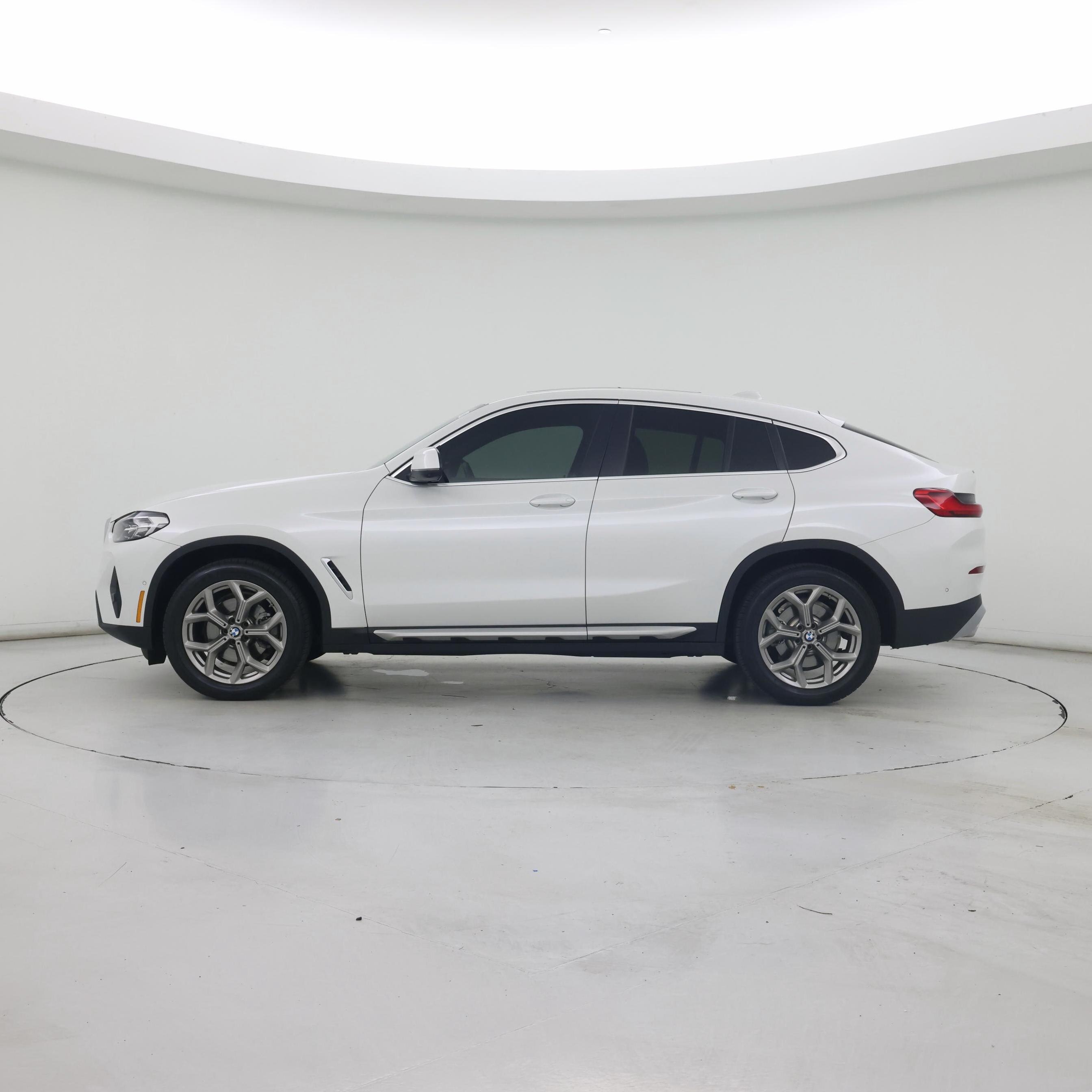 Thumbnail: 2025 BMW X4 - 3