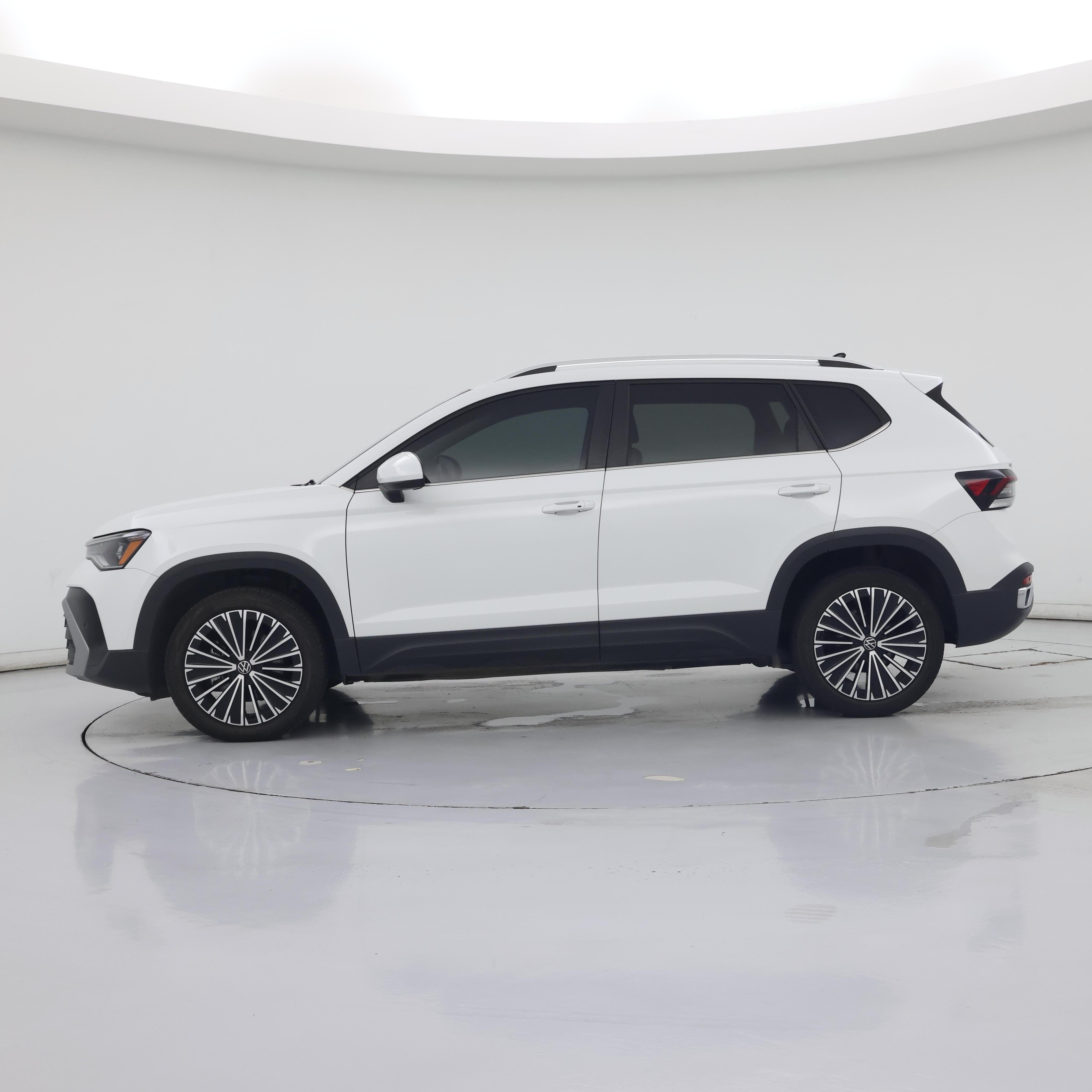 Thumbnail: 2025 Volkswagen Taos - 3